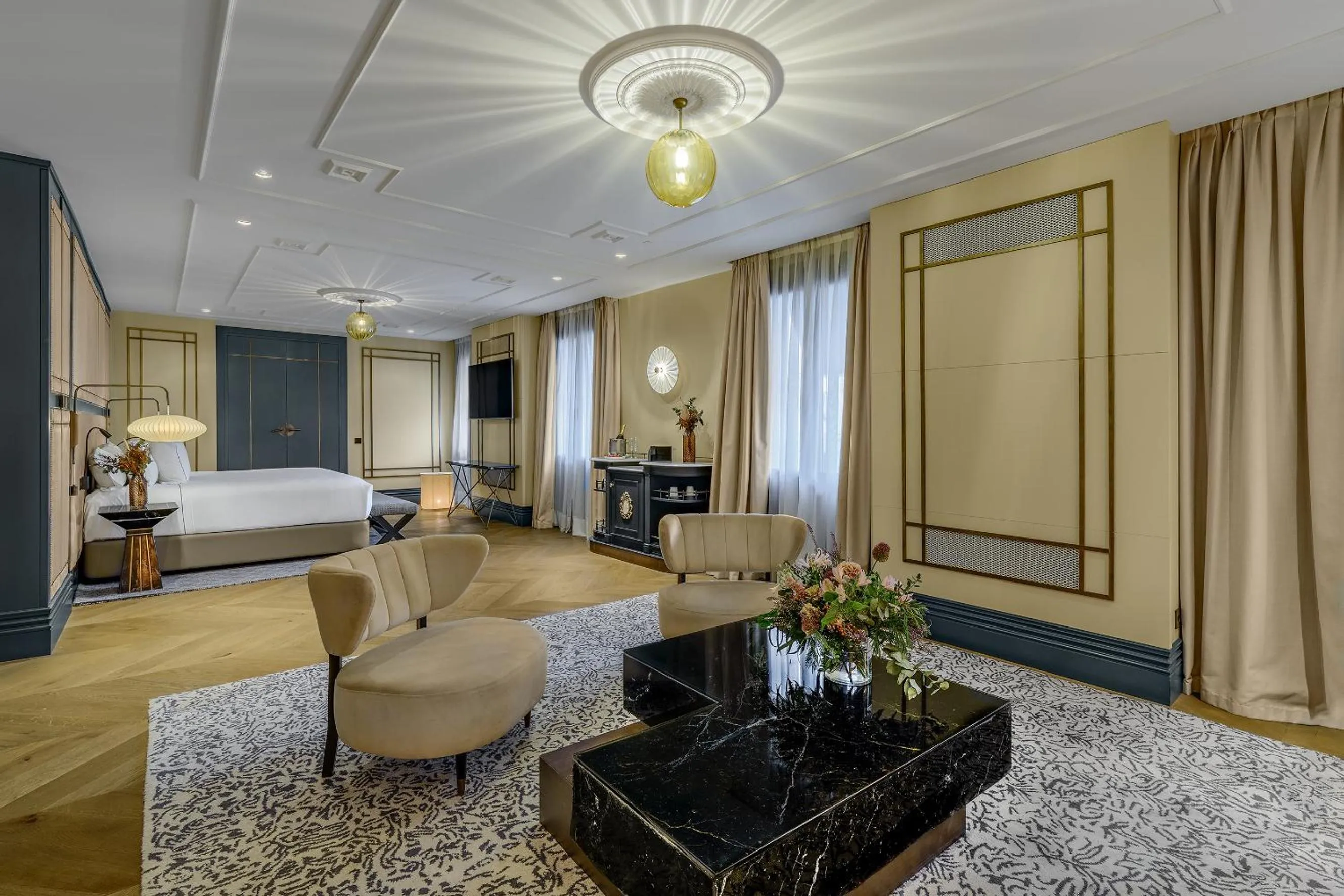 Living room, Bed in CoolRooms Palacio de Atocha