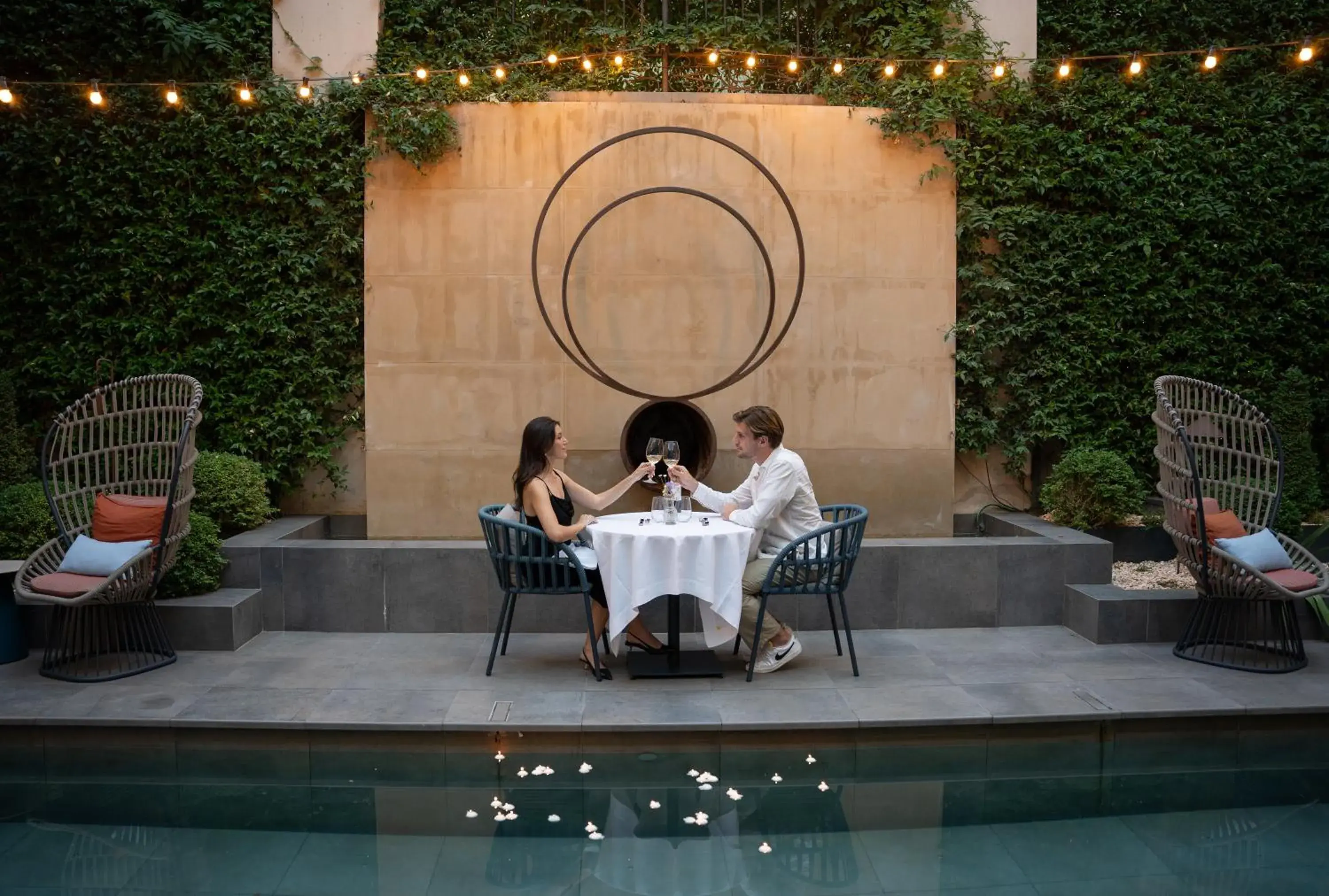 Swimming pool in CoolRooms Palacio de Atocha Swimming pool in CoolRooms Palacio de Atocha