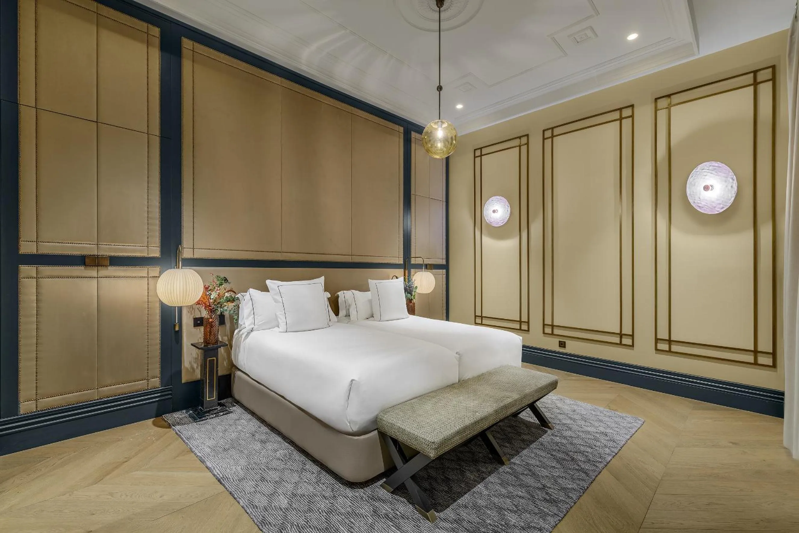 Bed in CoolRooms Palacio de Atocha