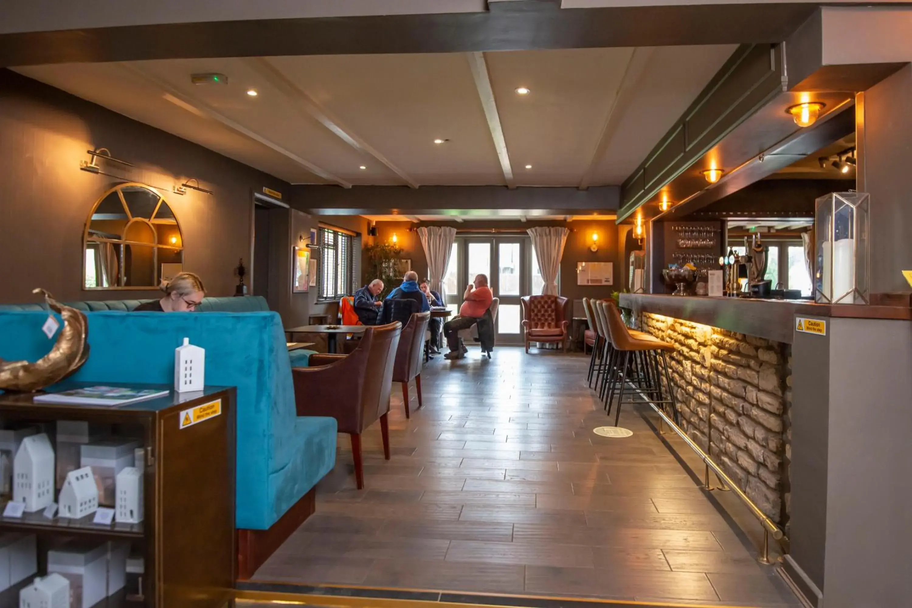 Restaurant/Places to Eat in Pettifers Freehouse Hotel
