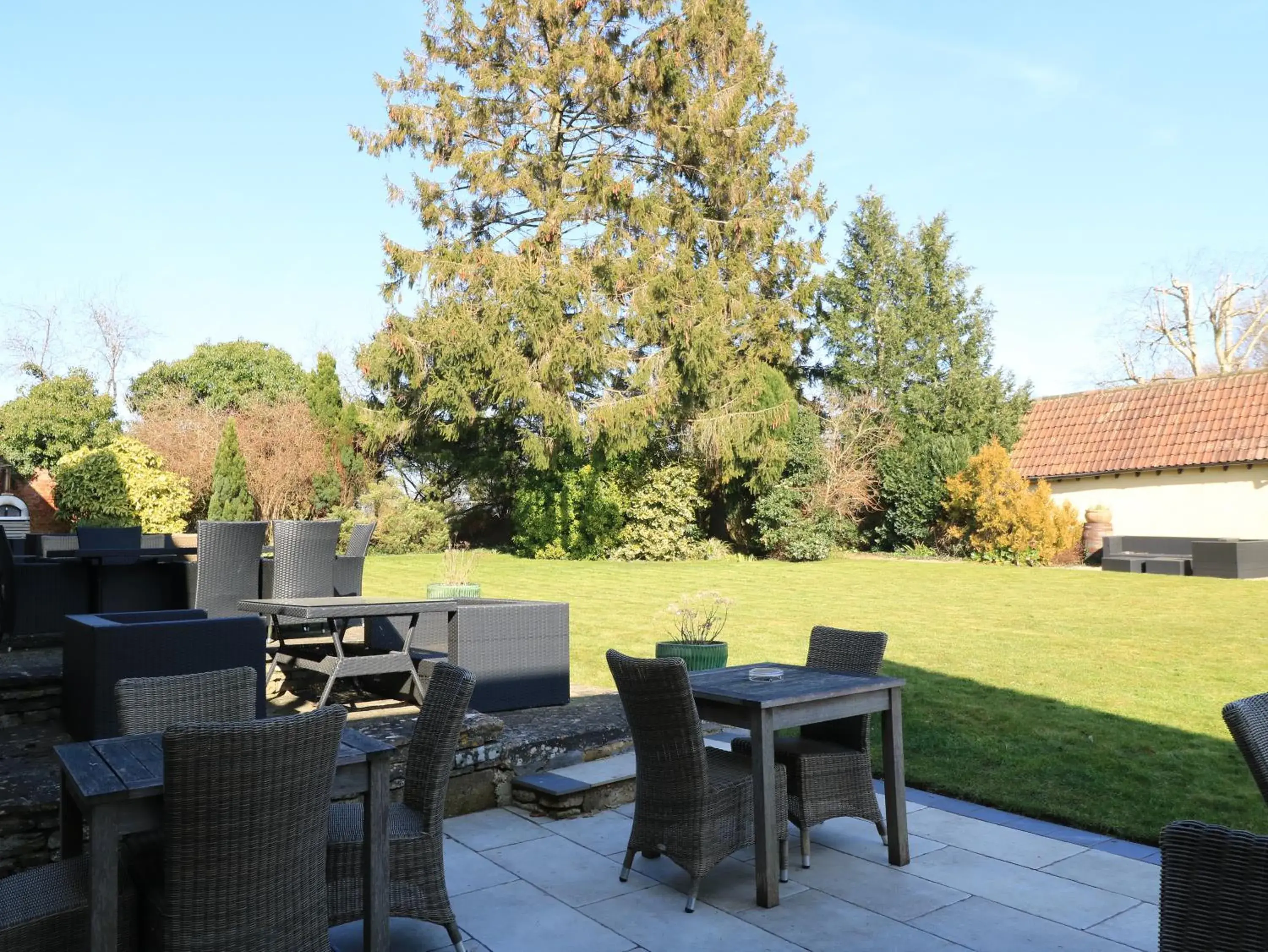 Restaurant/places to eat in Pettifers Freehouse Hotel Restaurant/places to eat in Pettifers Freehouse Hotel