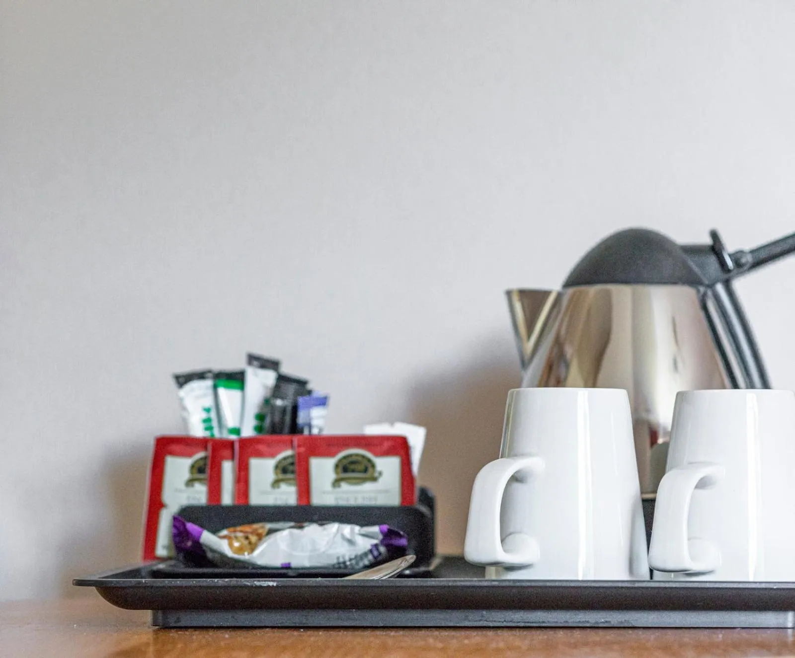 Coffee/tea facilities in Pettifers Freehouse Hotel