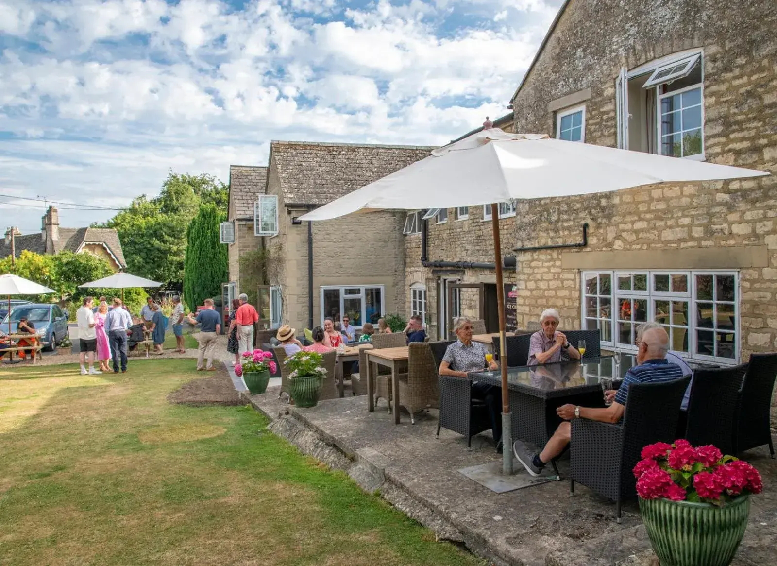 Balcony/Terrace, Restaurant/Places to Eat in Pettifers Freehouse Hotel