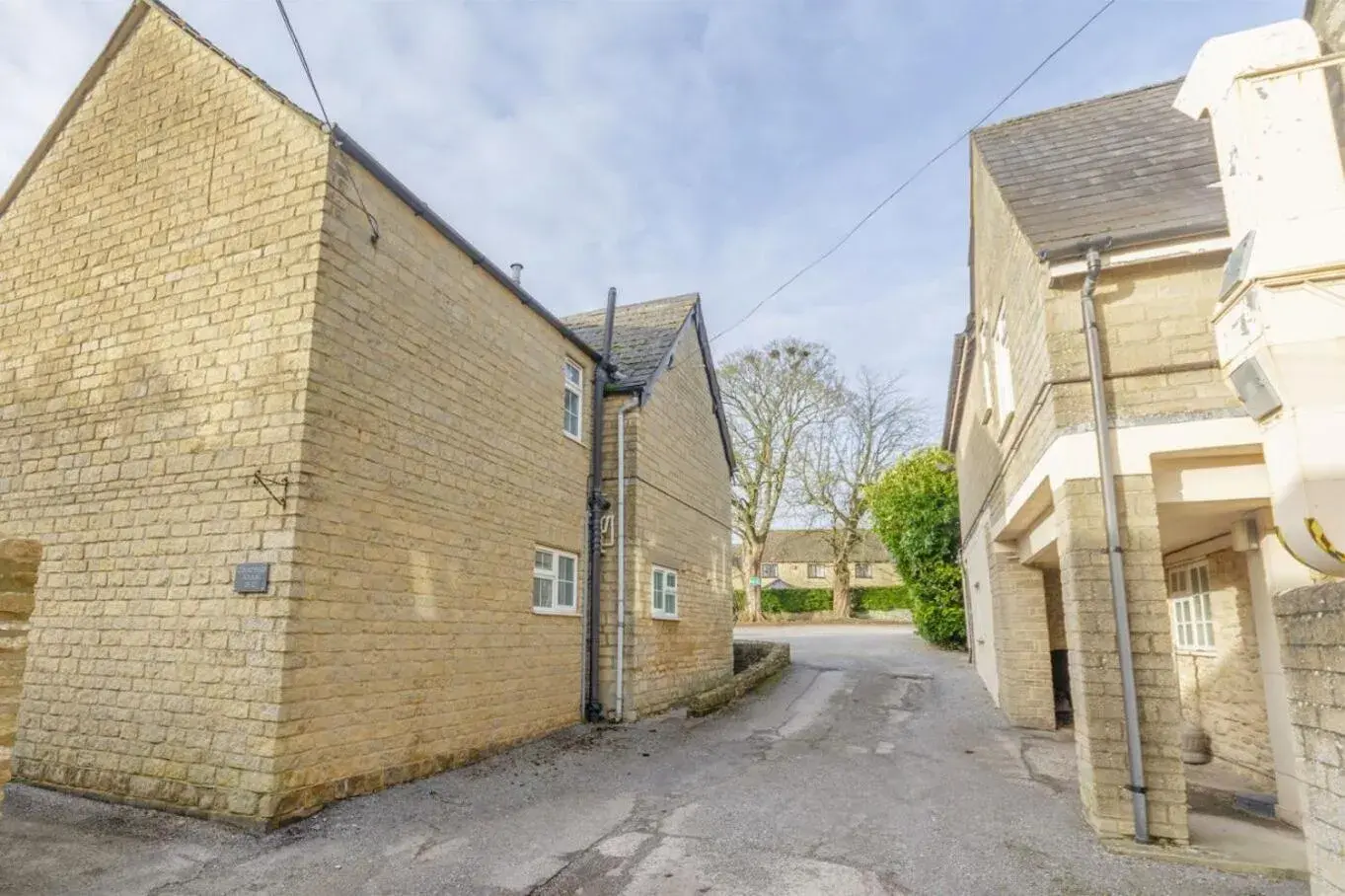 Property building in Pettifers Freehouse Hotel Property building in Pettifers Freehouse Hotel