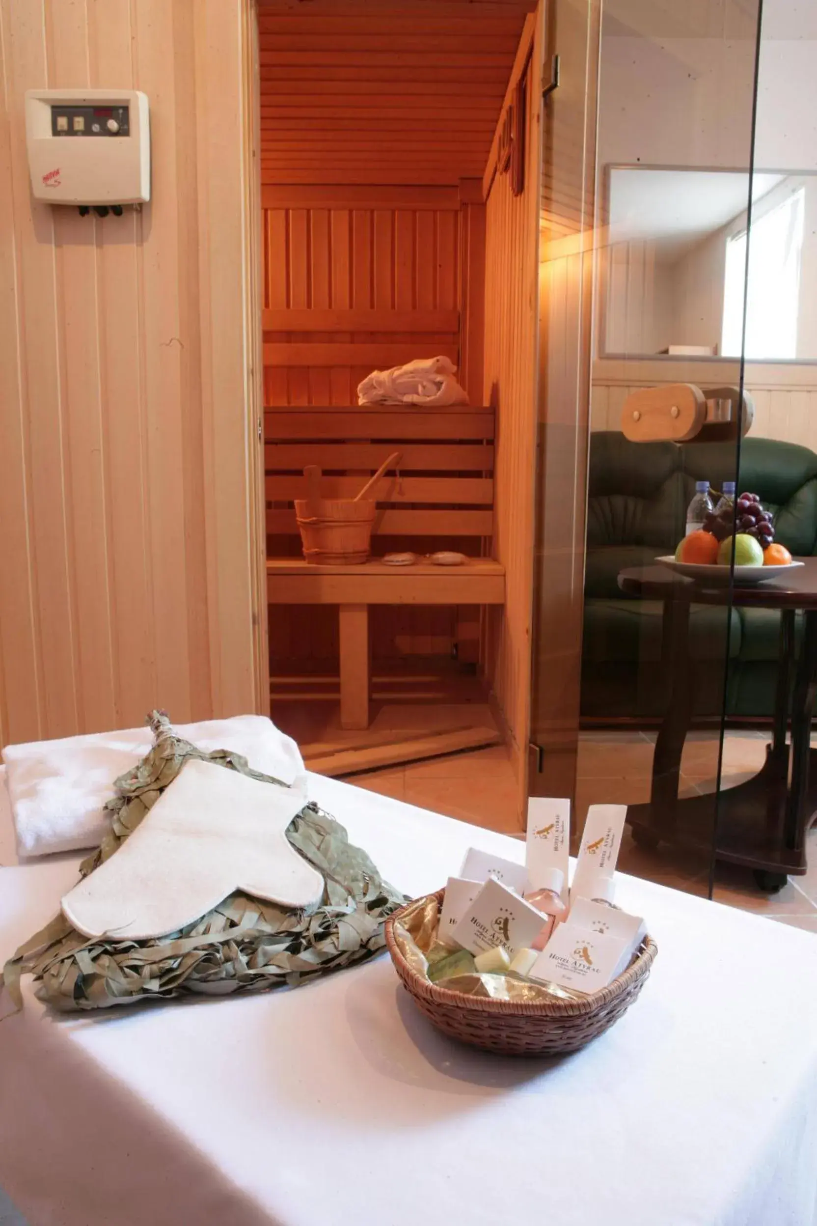 Spa and wellness centre/facilities, Bed in Atyrau Dastan Hotel Spa and wellness centre/facilities, Bed in Atyrau Dastan Hotel