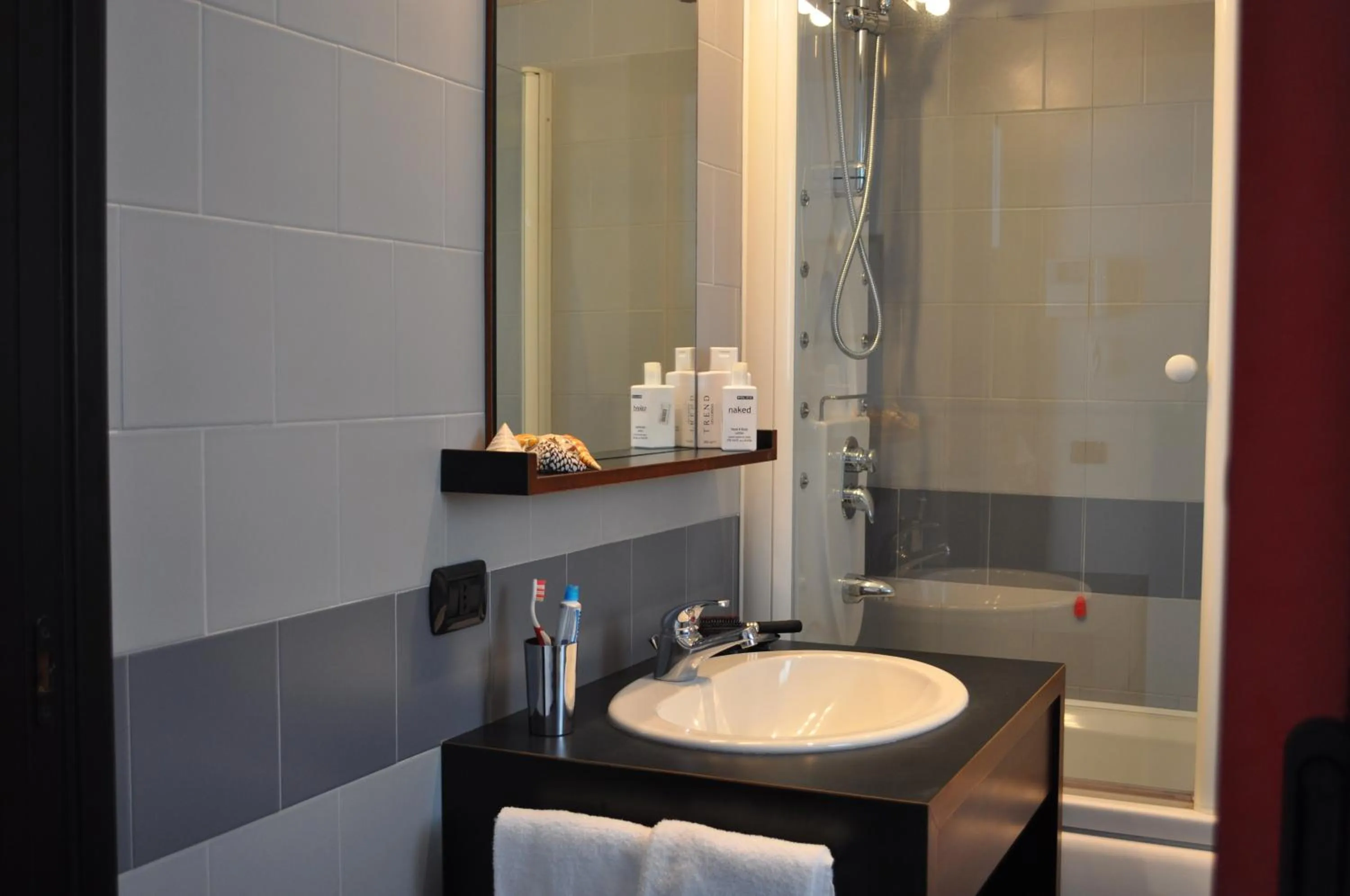 Bathroom in Residence Le Corti