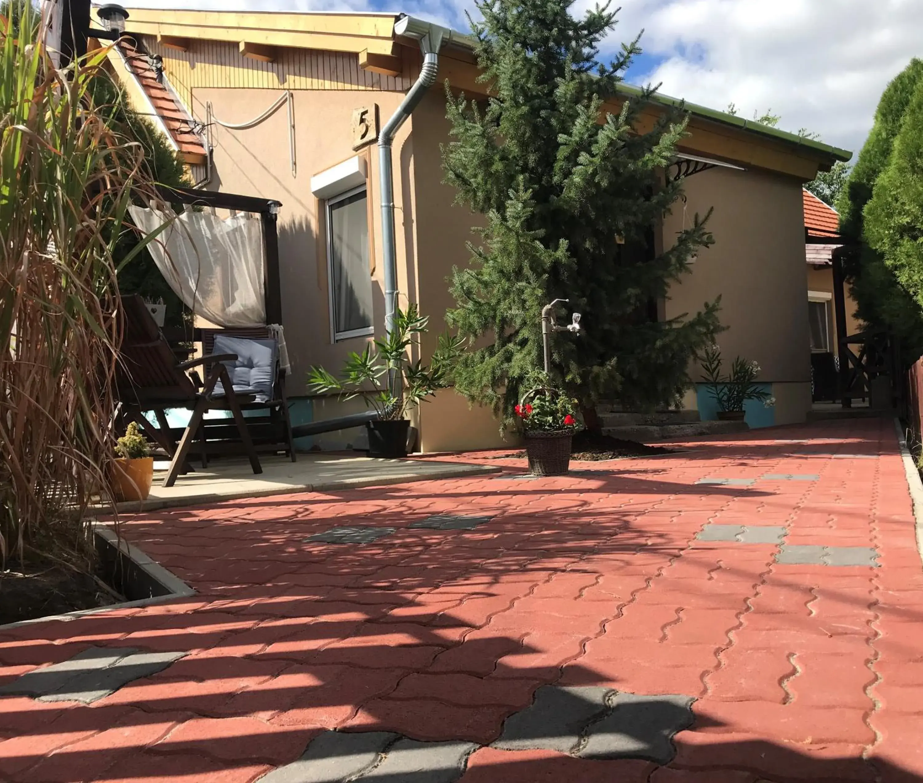 Apartment with Garden View - single occupancy in Mandi apartman Apartment with Garden View - single occupancy in Mandi apartman