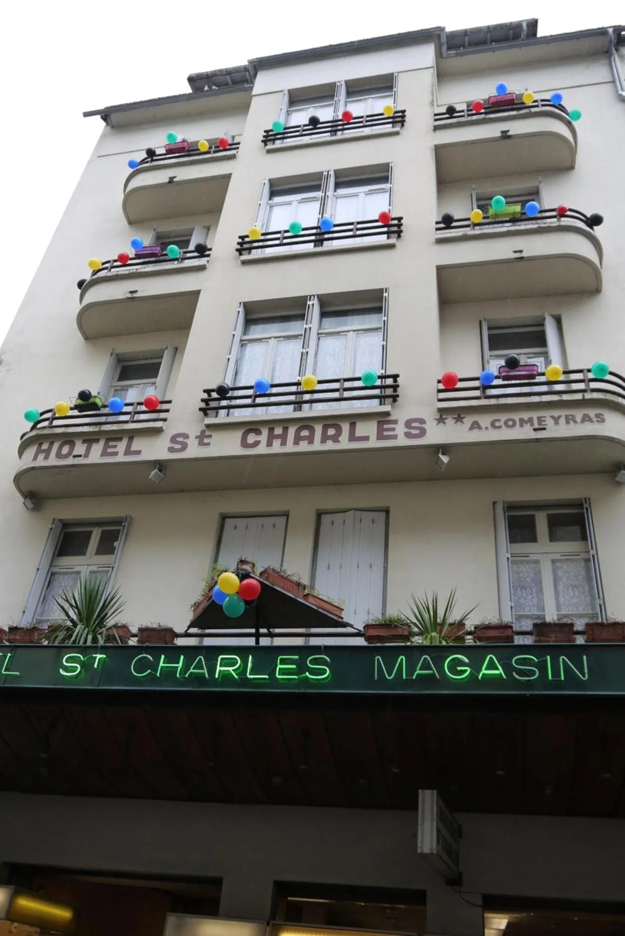 Property building in Hôtel Saint-Charles