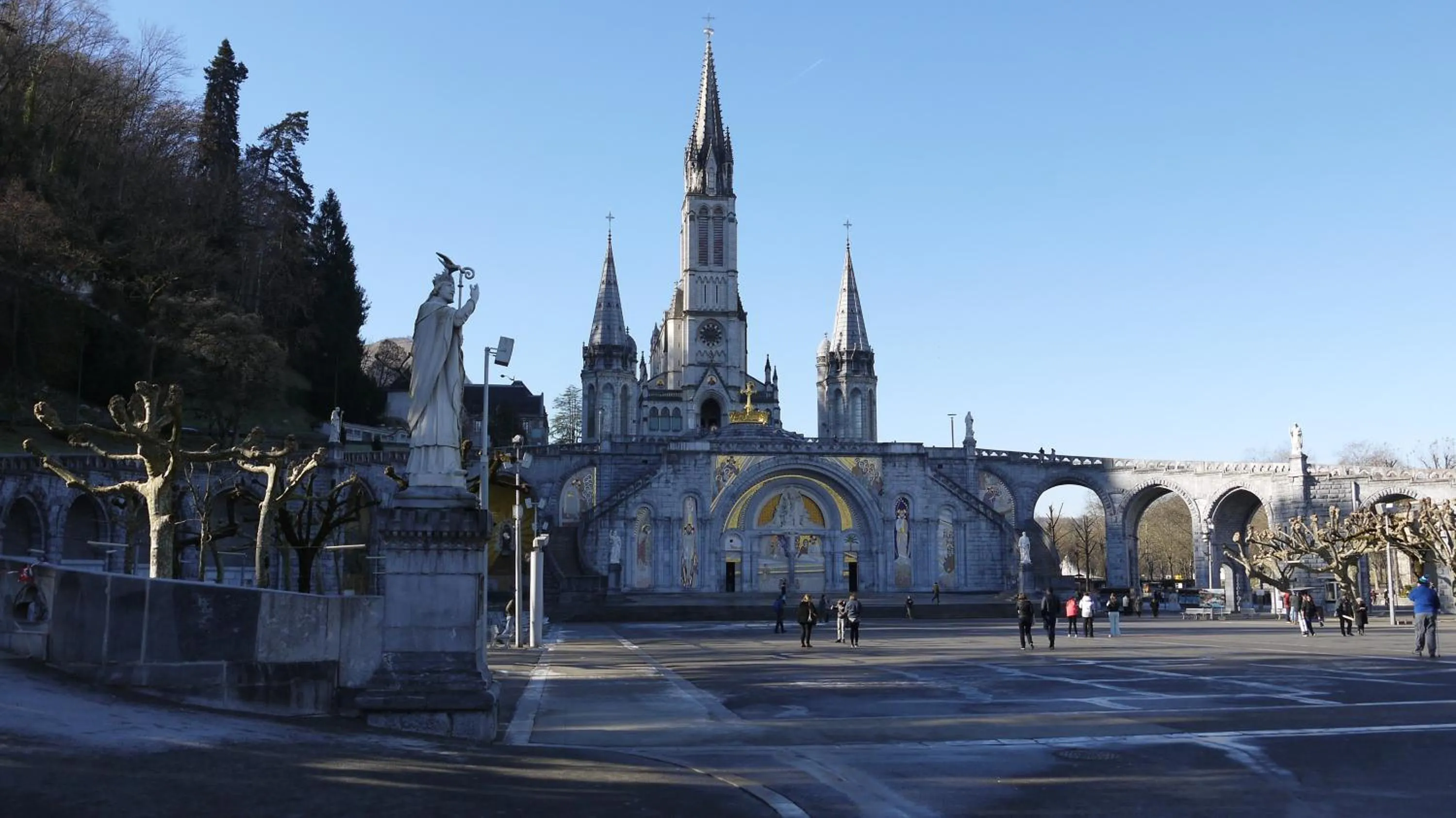 Property building in Hôtel Saint-Charles