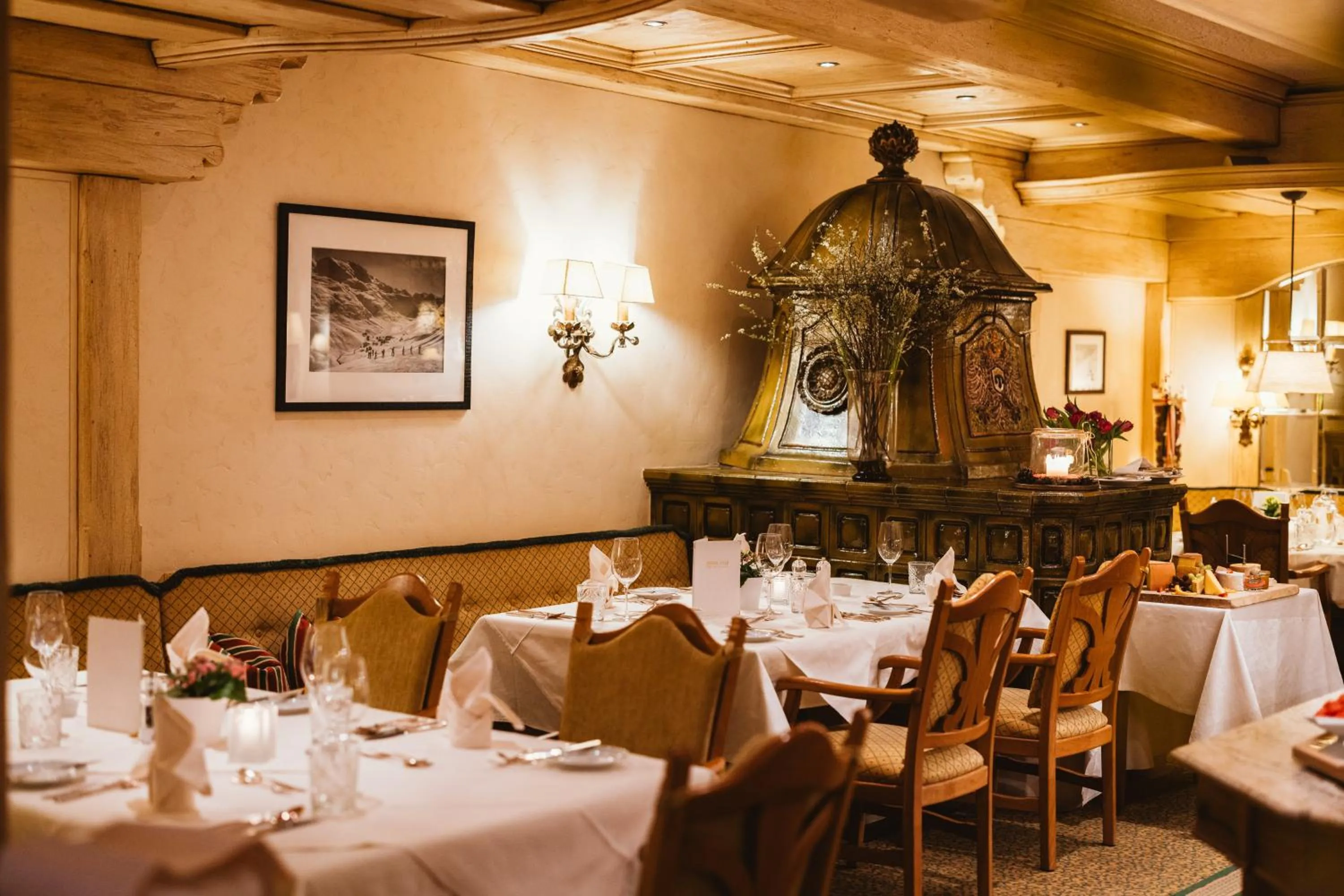 Restaurant/places to eat in Hotel Ulli