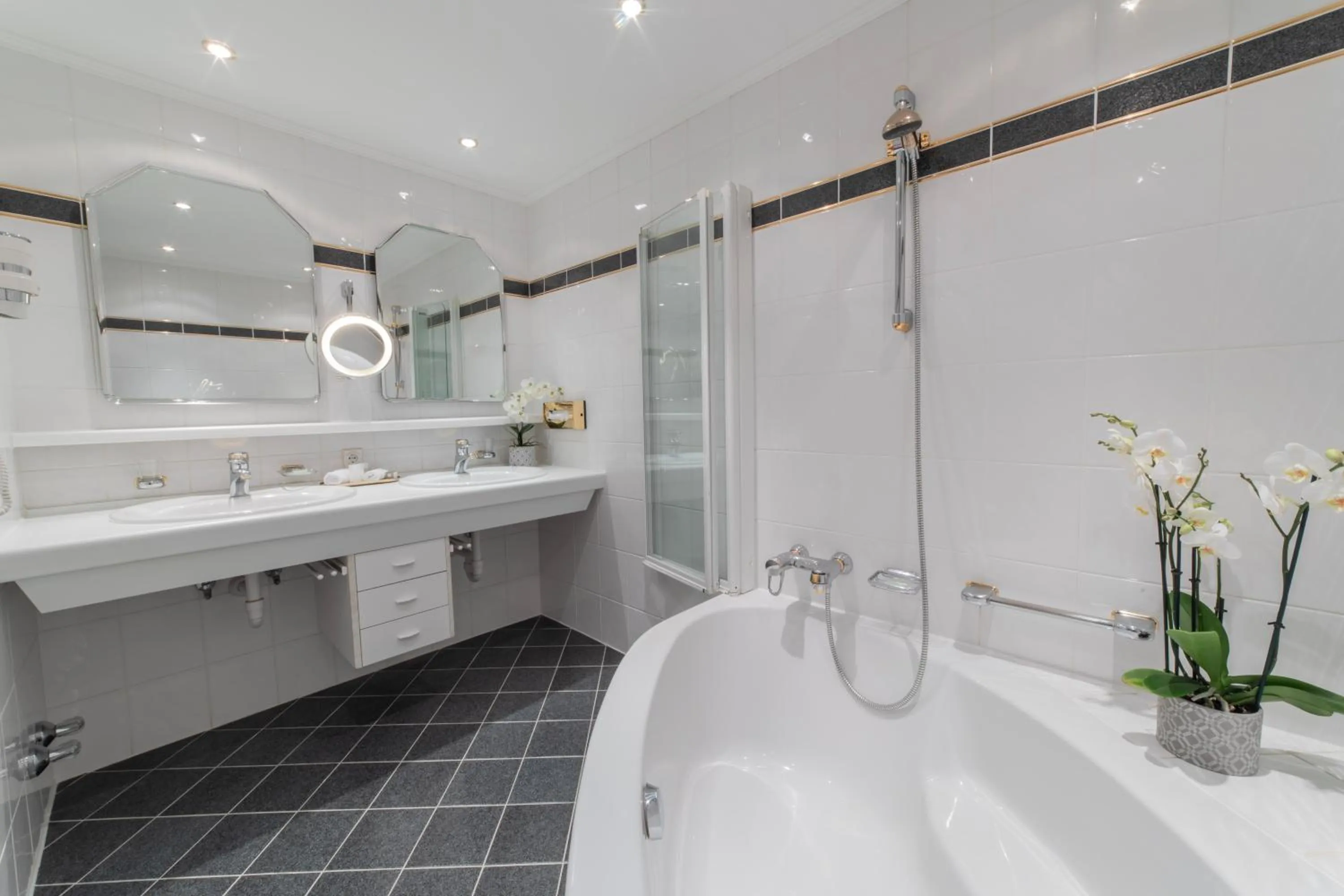 Shower in Hotel Ulli