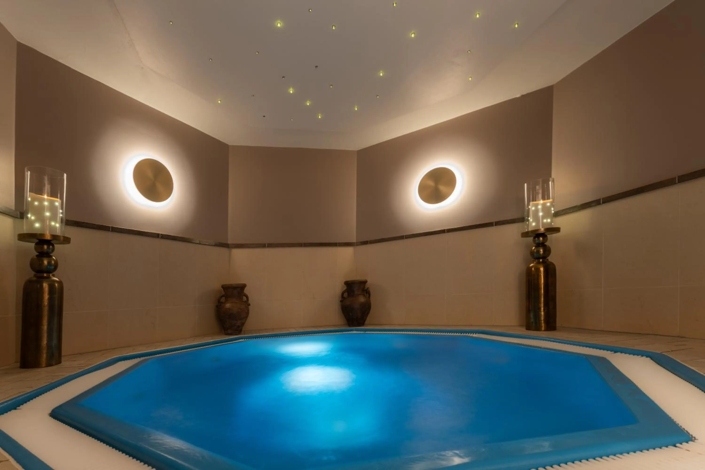 Hot Tub in Hotel Ulli