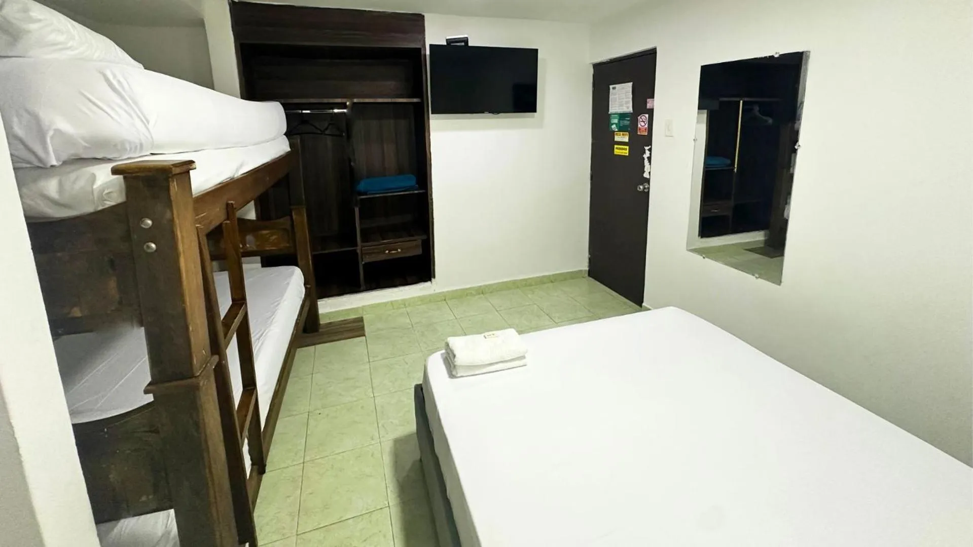 Photo of the whole room, Bed in Hotel Casa Paraiso