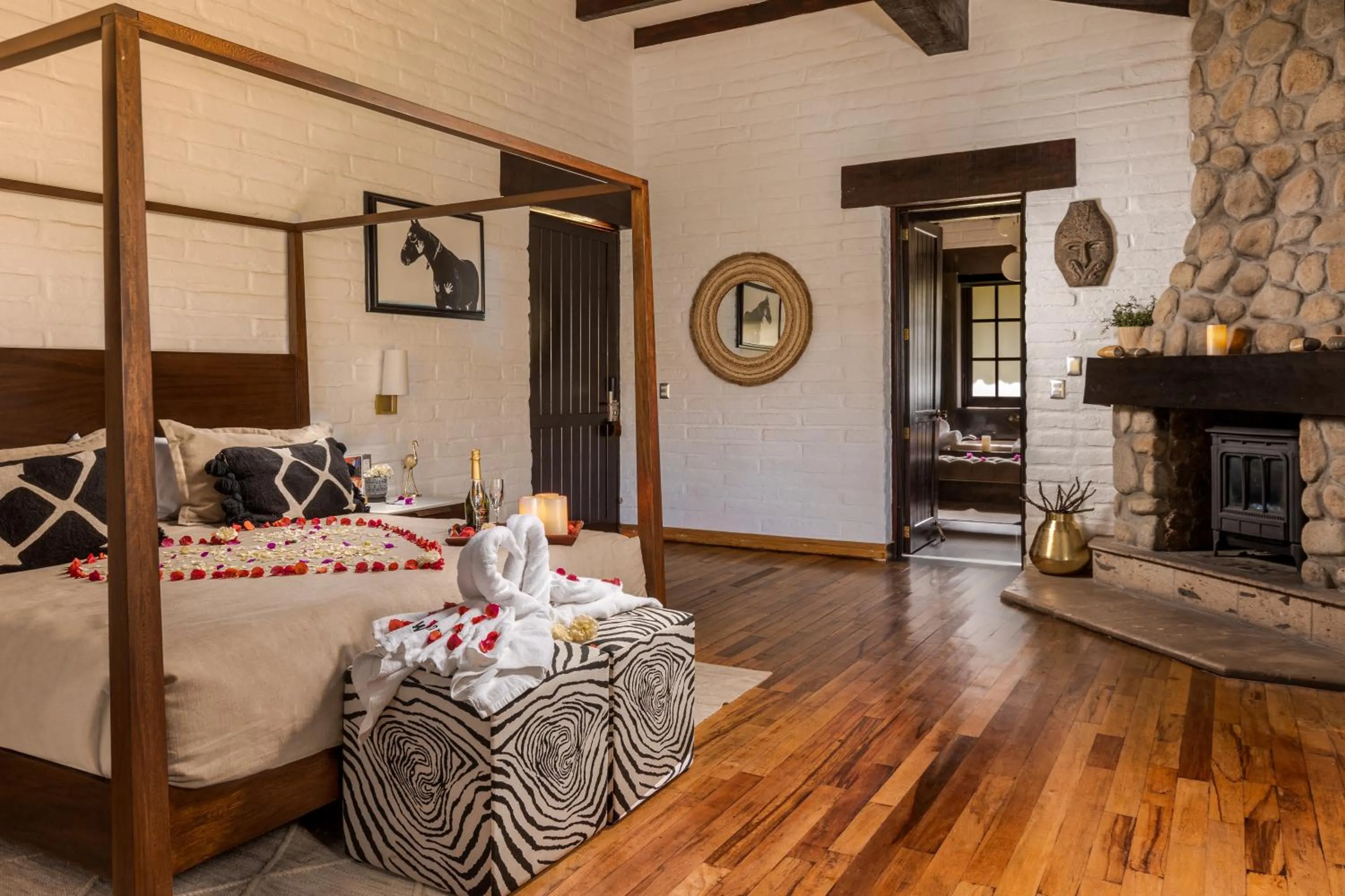 Decorative detail, Bed in Sierra Lago