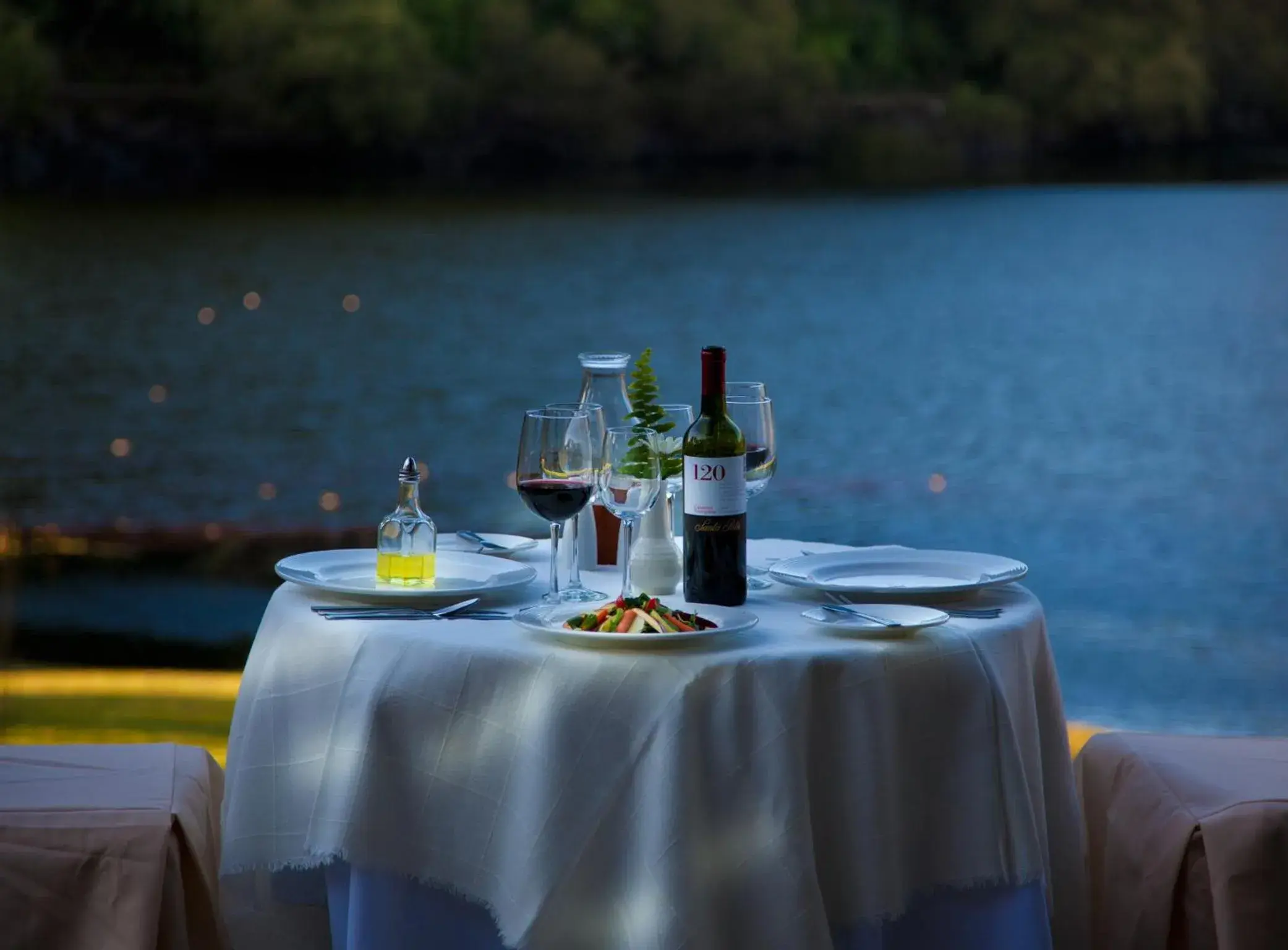 Lake view in Sierra Lago Lake view in Sierra Lago