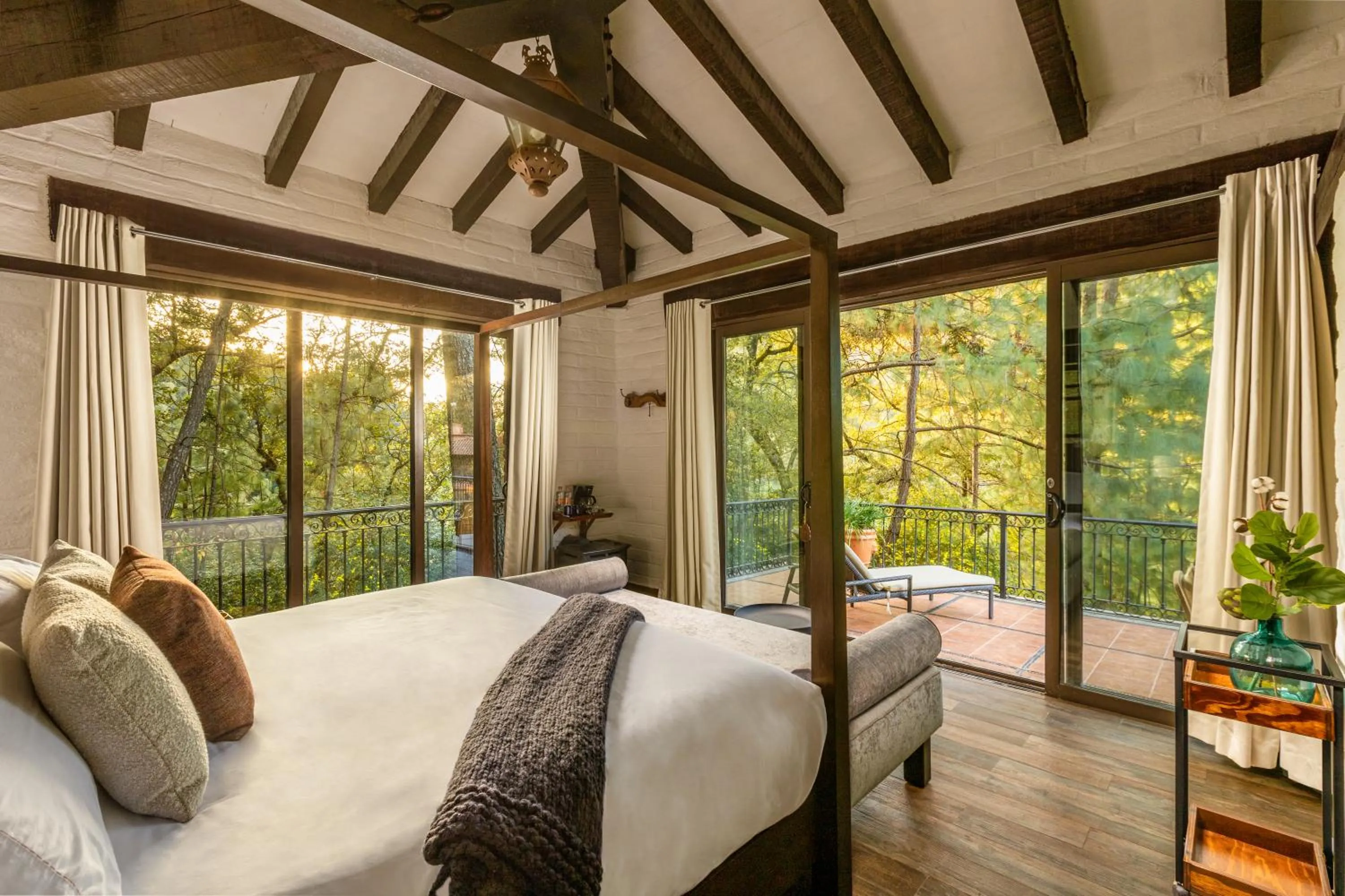 Bedroom, Bed in Sierra Lago