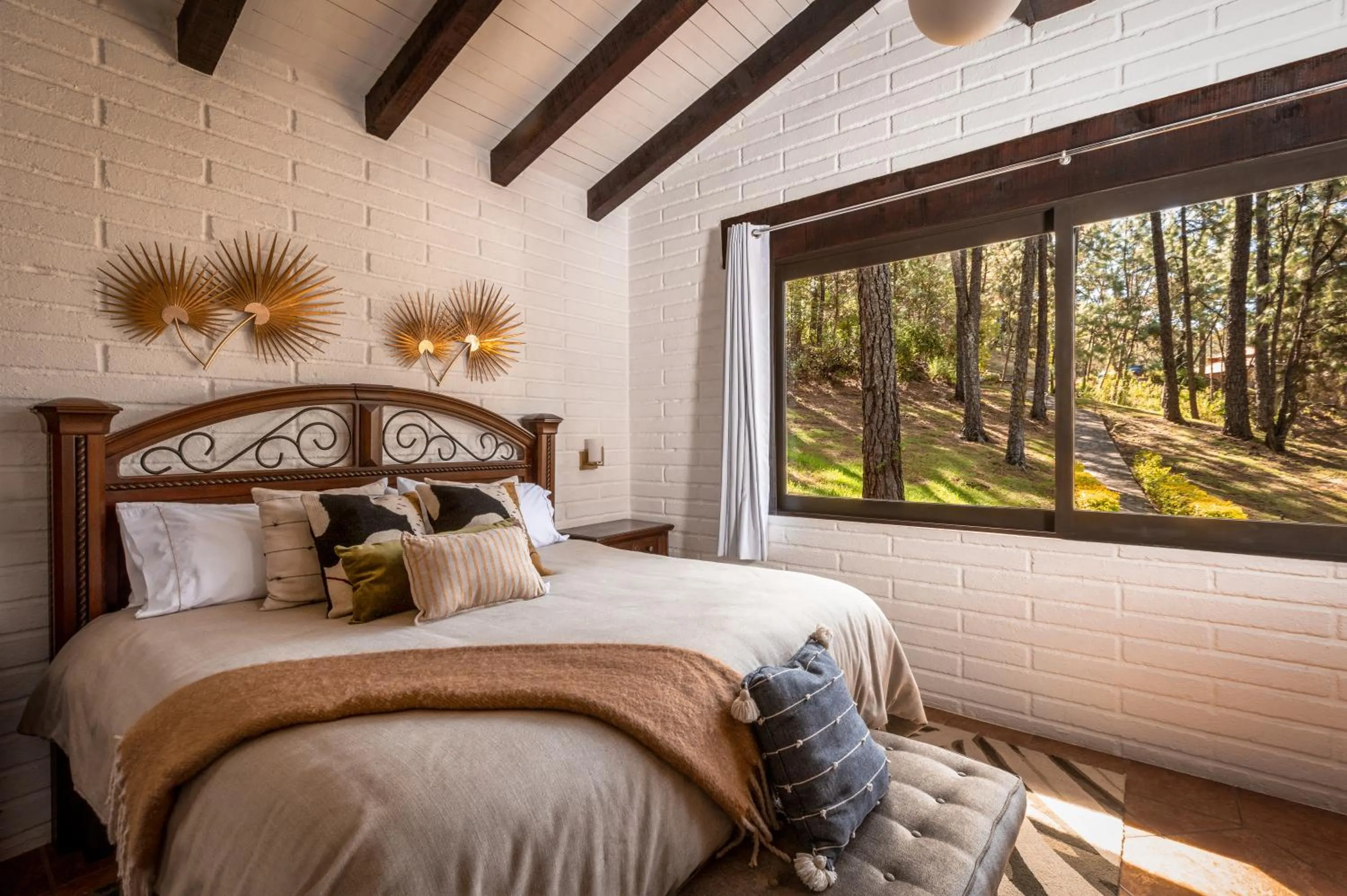 Bedroom, Bed in Sierra Lago