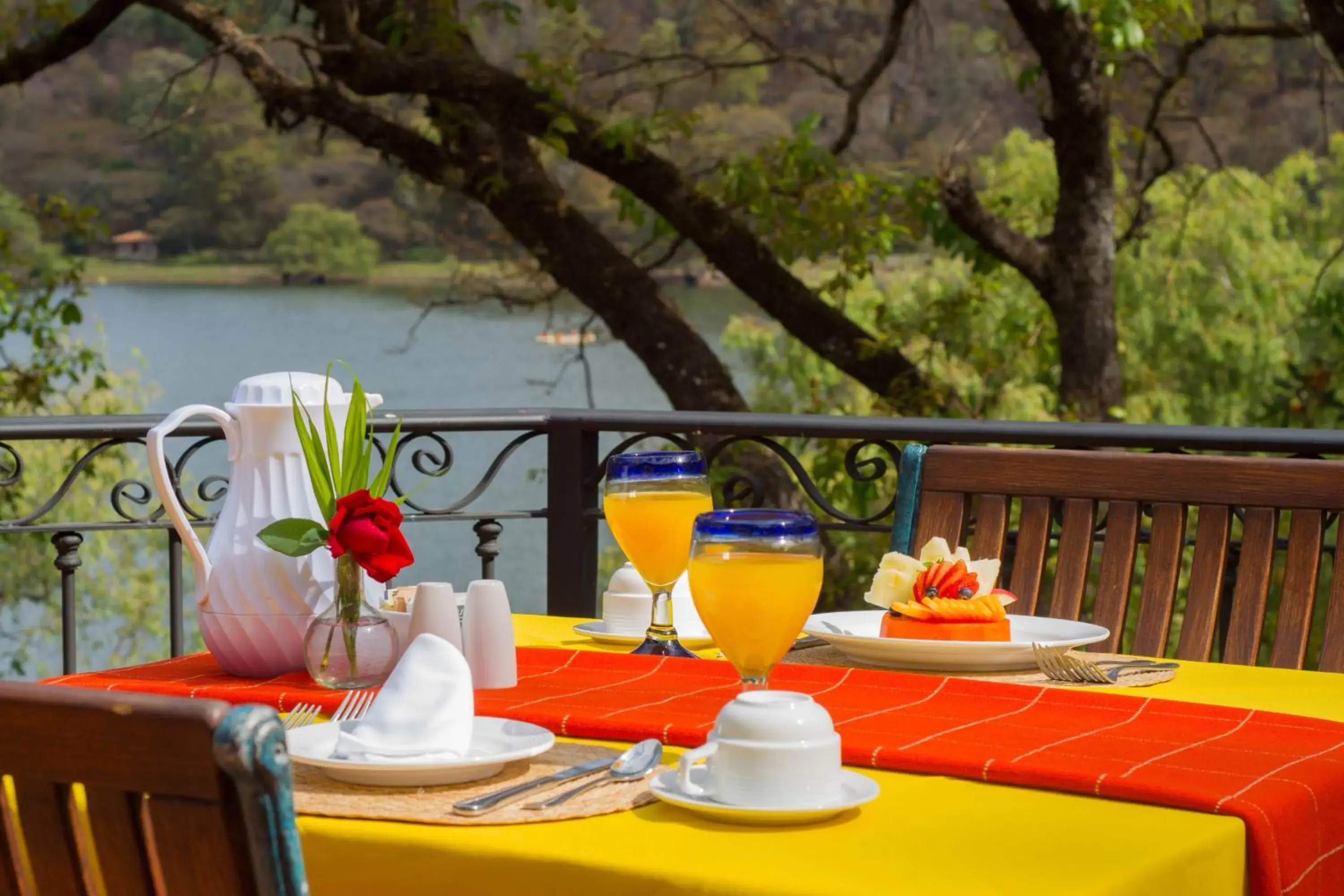 Restaurant/places to eat in Sierra Lago Restaurant/places to eat in Sierra Lago