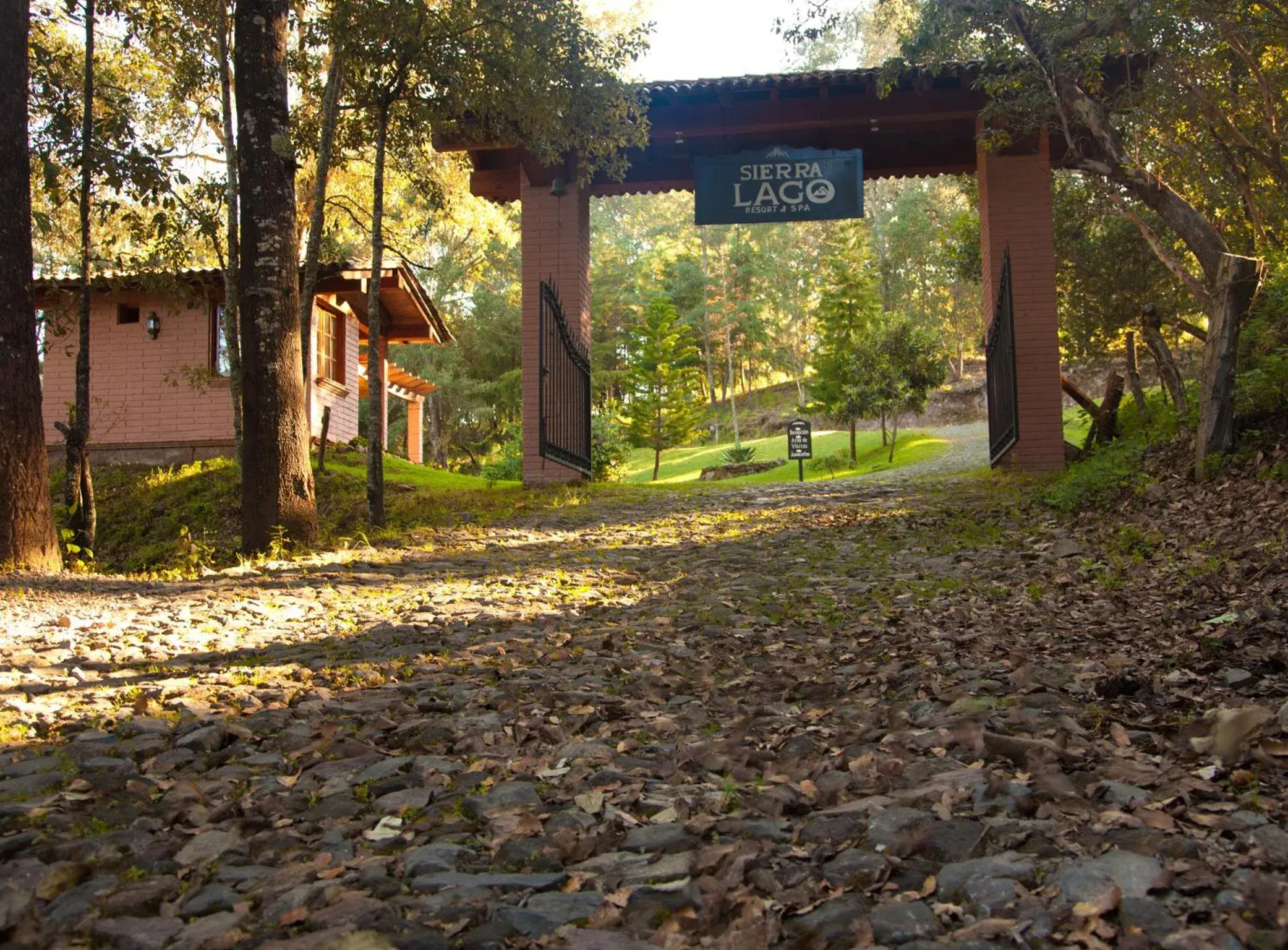 Facade/entrance in Sierra Lago Facade/entrance in Sierra Lago