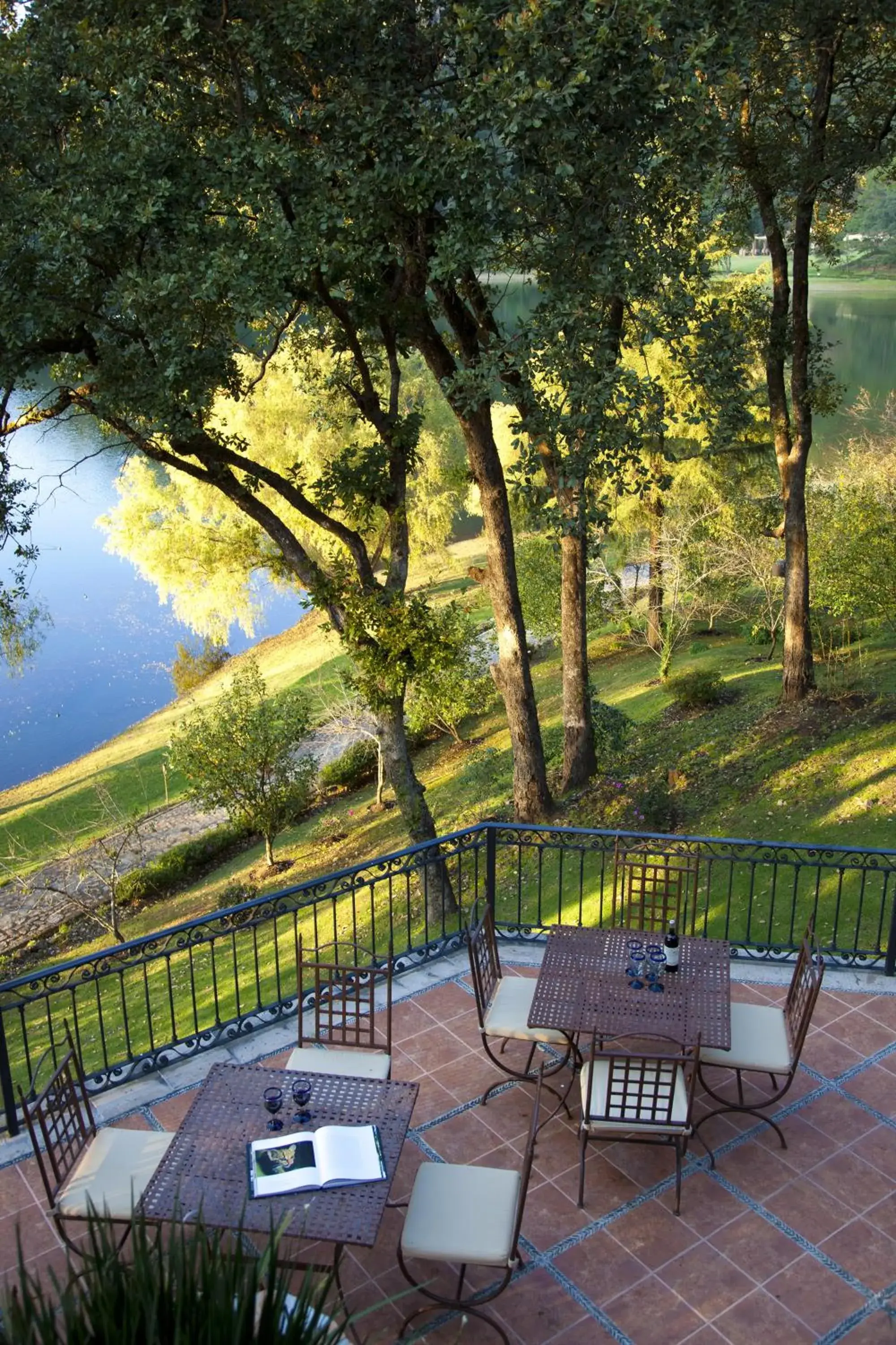 Lake view in Sierra Lago Lake view in Sierra Lago