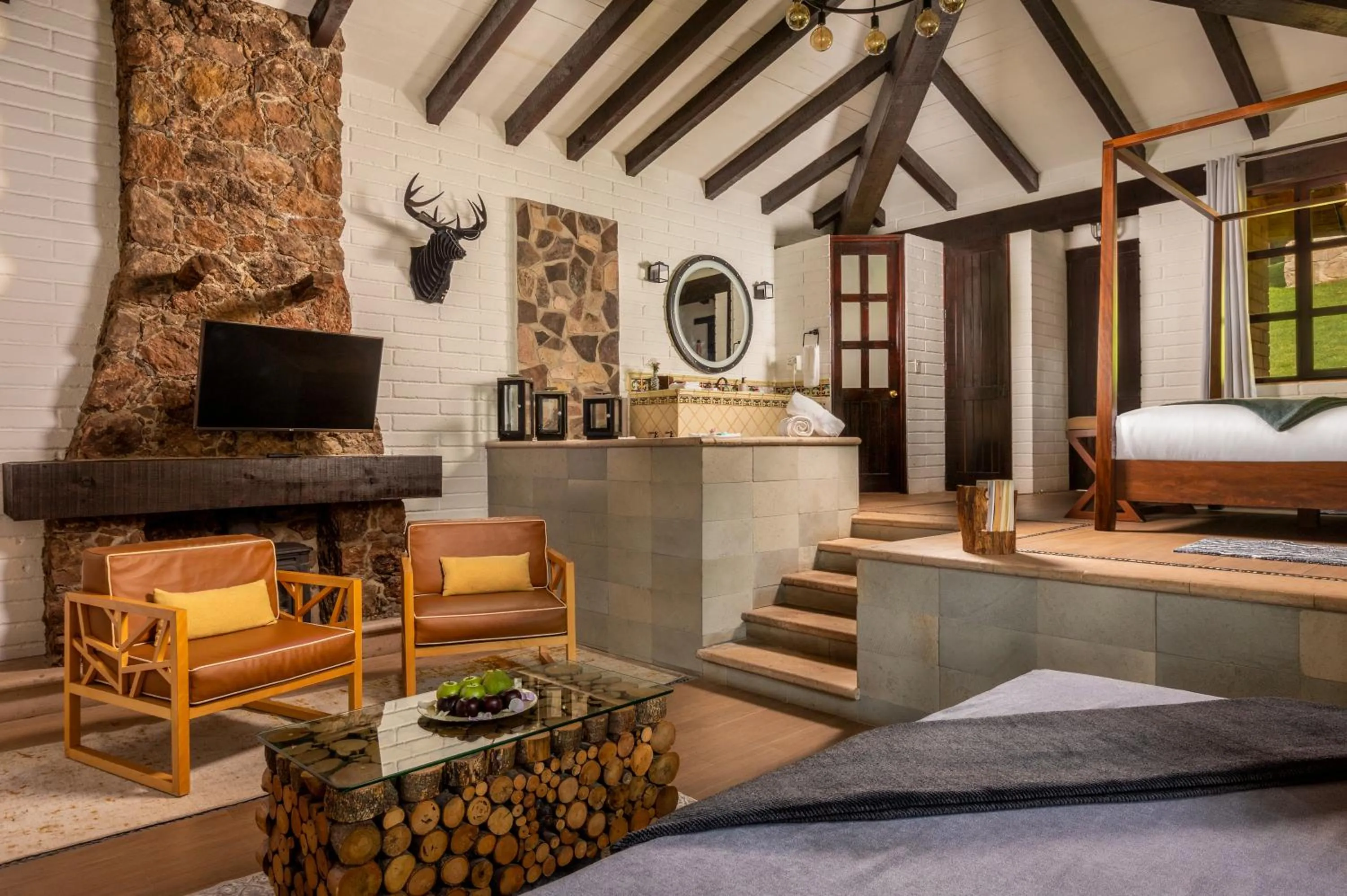 furniture, Bed in Sierra Lago