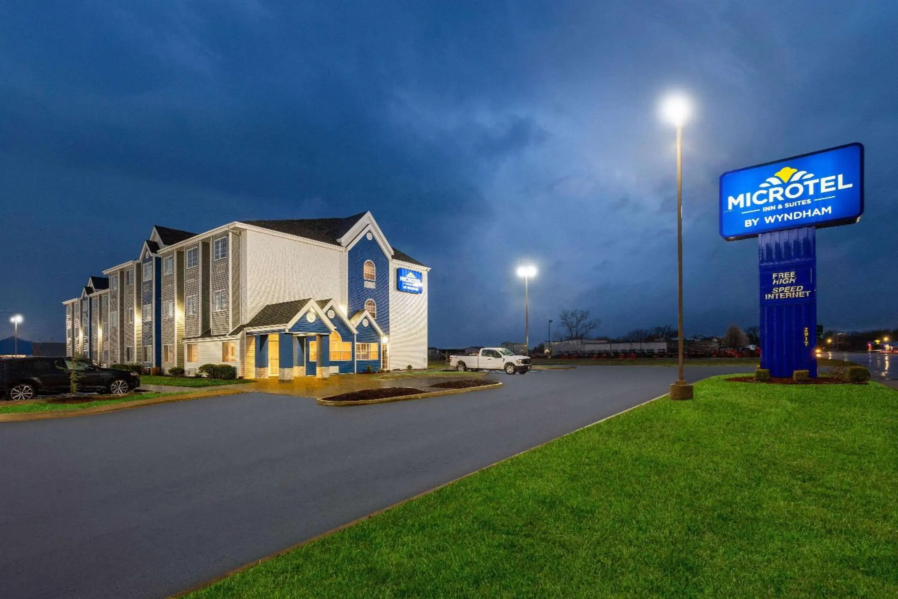Property building in Microtel Inn and Suites Independence Property building in Microtel Inn and Suites Independence