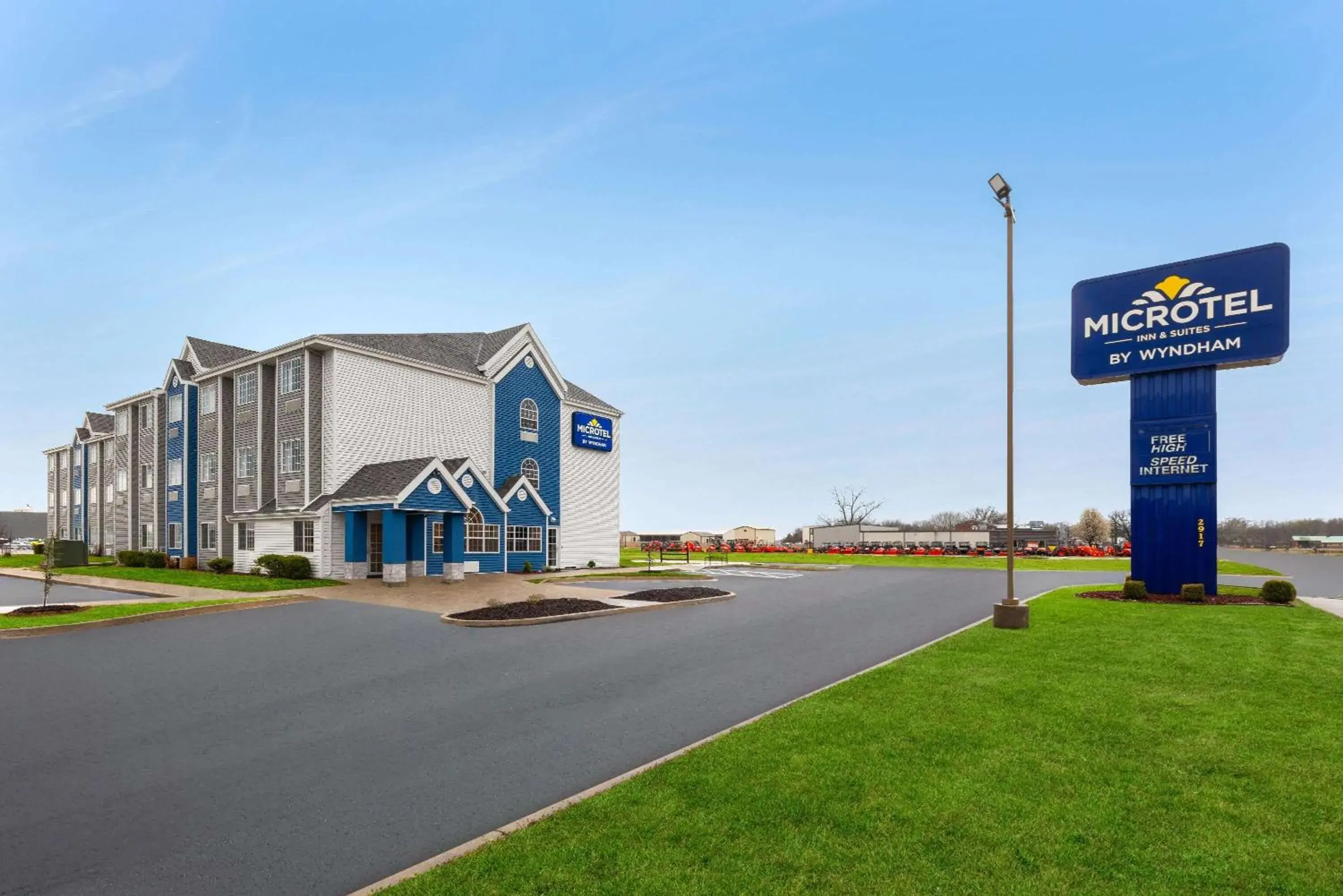 Property building in Microtel Inn and Suites Independence Property building in Microtel Inn and Suites Independence
