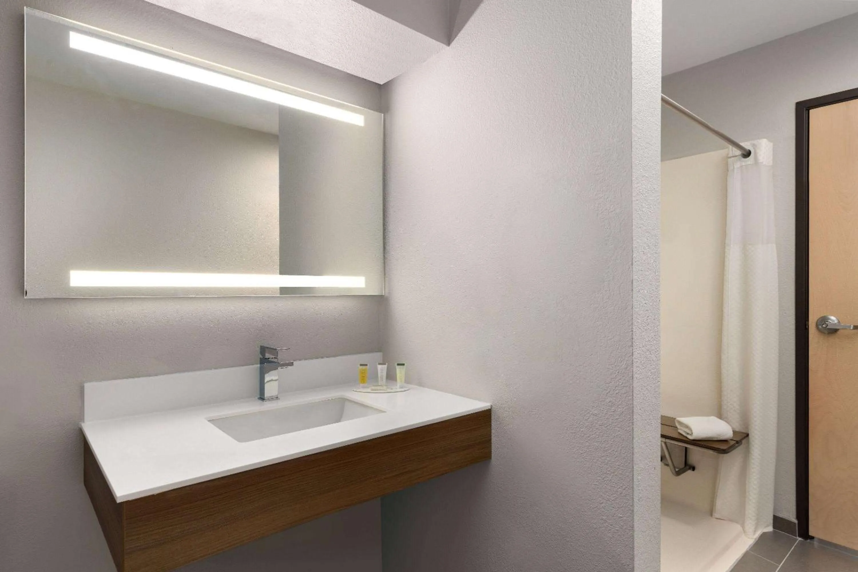 Shower in Microtel Inn and Suites Independence