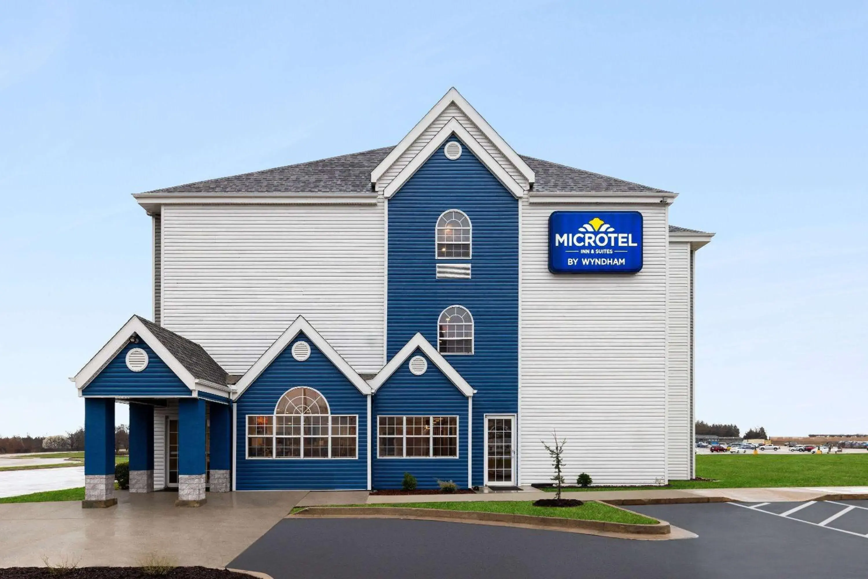Property building in Microtel Inn and Suites Independence Property building in Microtel Inn and Suites Independence
