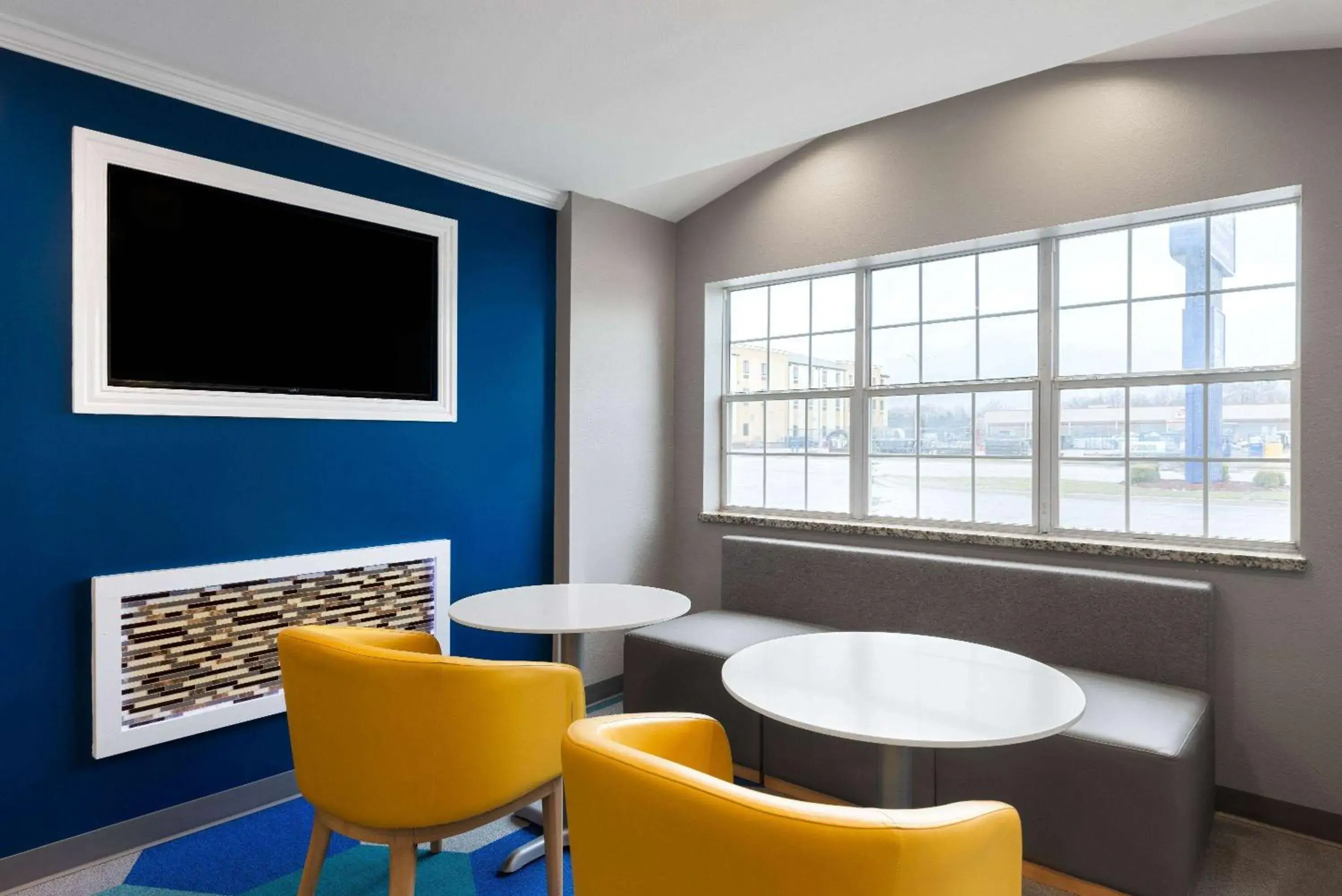 Lobby or reception in Microtel Inn and Suites Independence Lobby or reception in Microtel Inn and Suites Independence