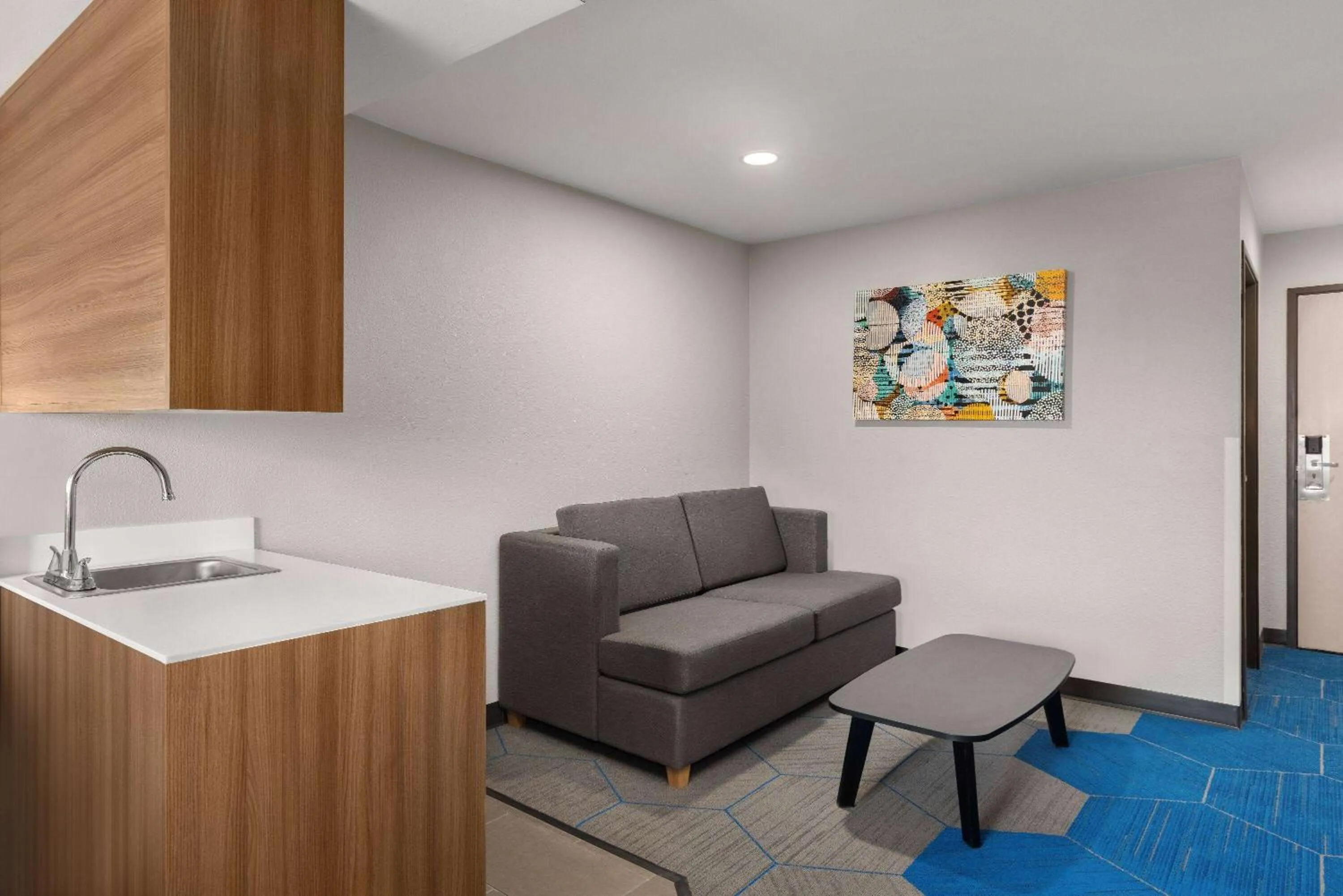 Photo of the whole room in Microtel Inn and Suites Independence