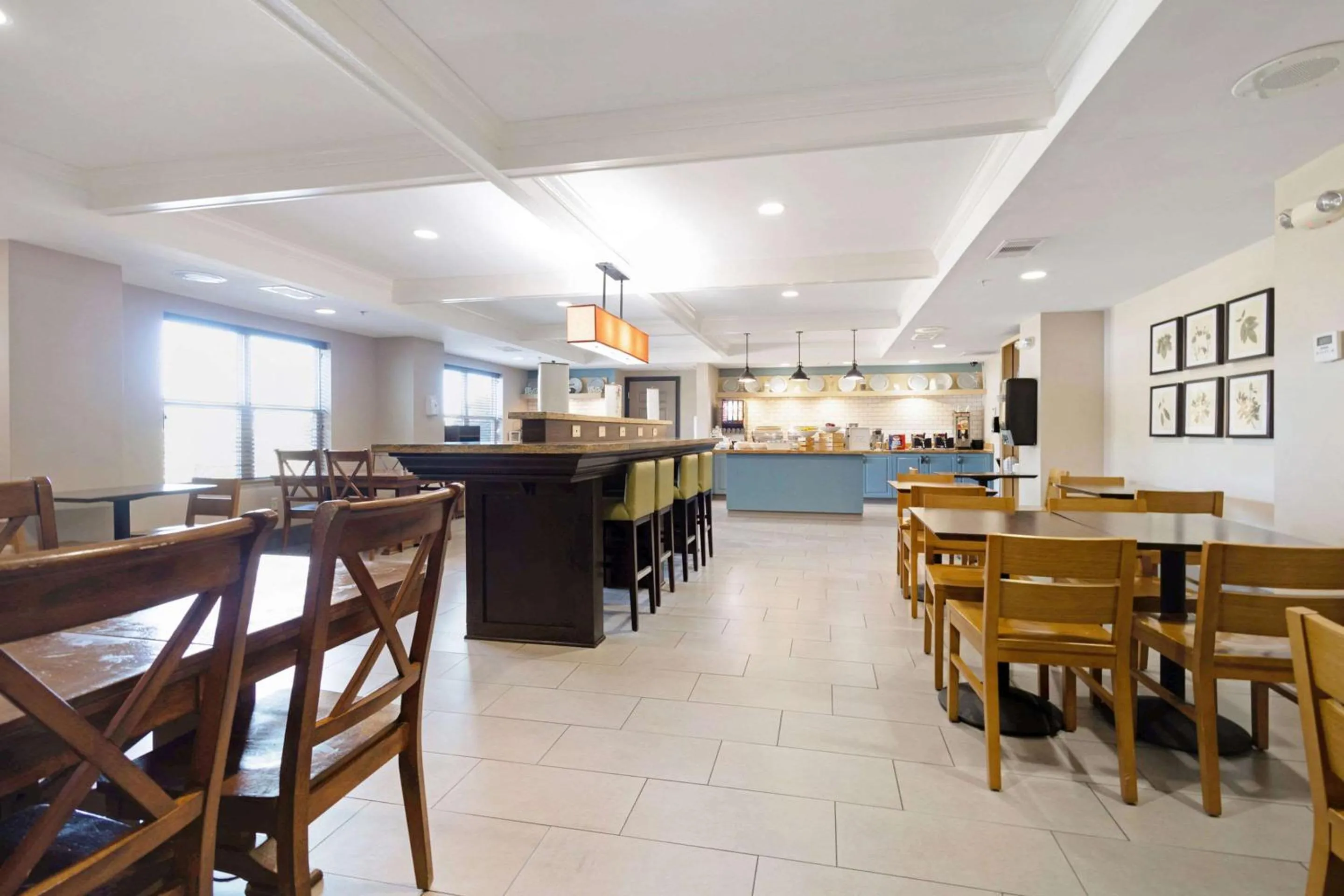 Restaurant/places to eat in Country Inn & Suites by Radisson, Texarkana, TX