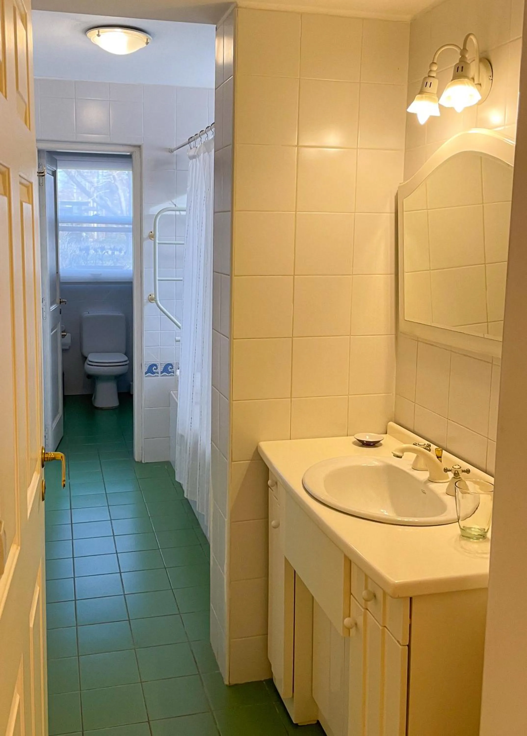 Bathroom in Robles de Besares