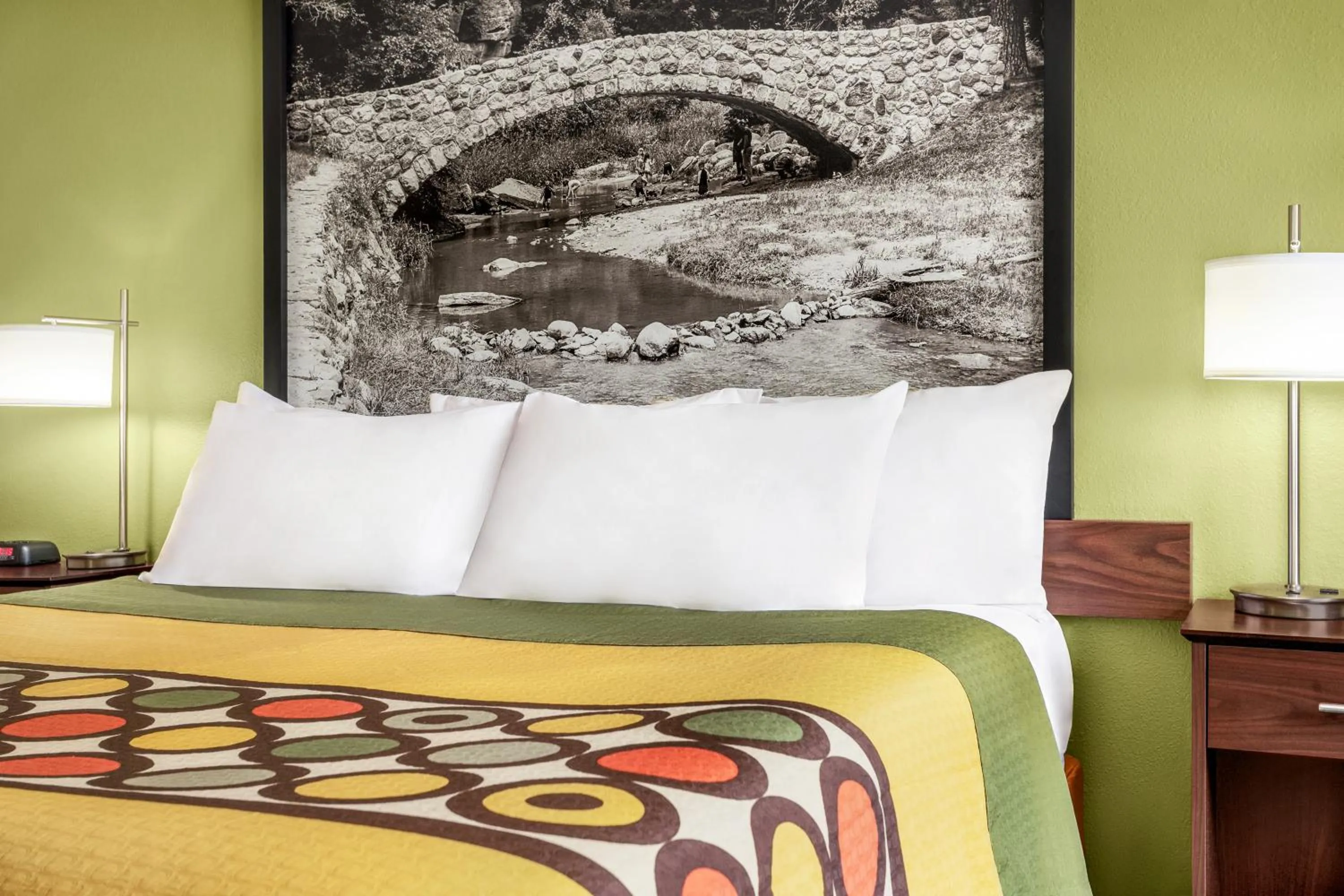 Bedroom, Bed in Super 8 by Wyndham Ankeny/Des Moines Area