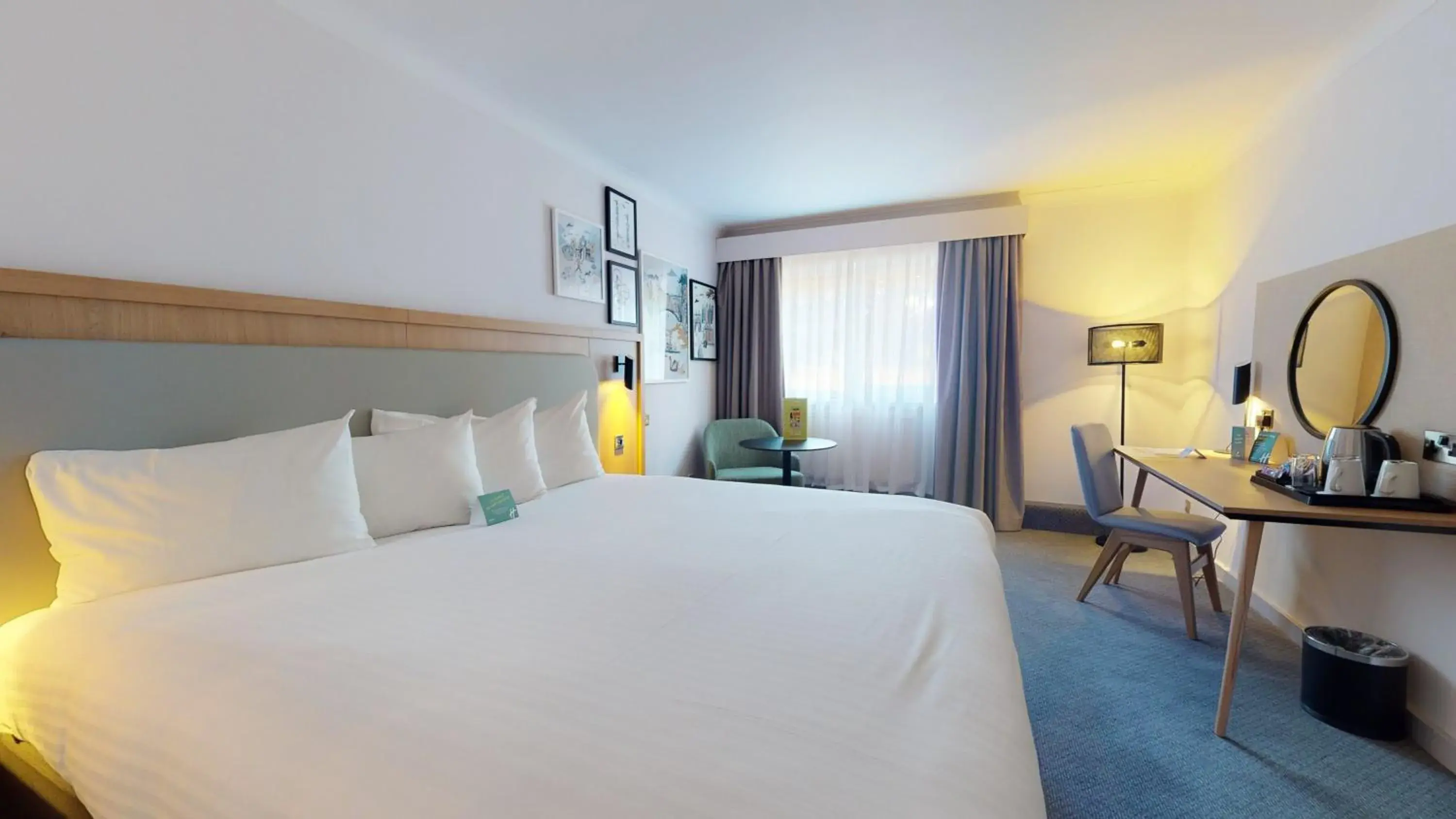 Photo of the whole room, Bed in Holiday Inn Cambridge by IHG Photo of the whole room, Bed in Holiday Inn Cambridge by IHG
