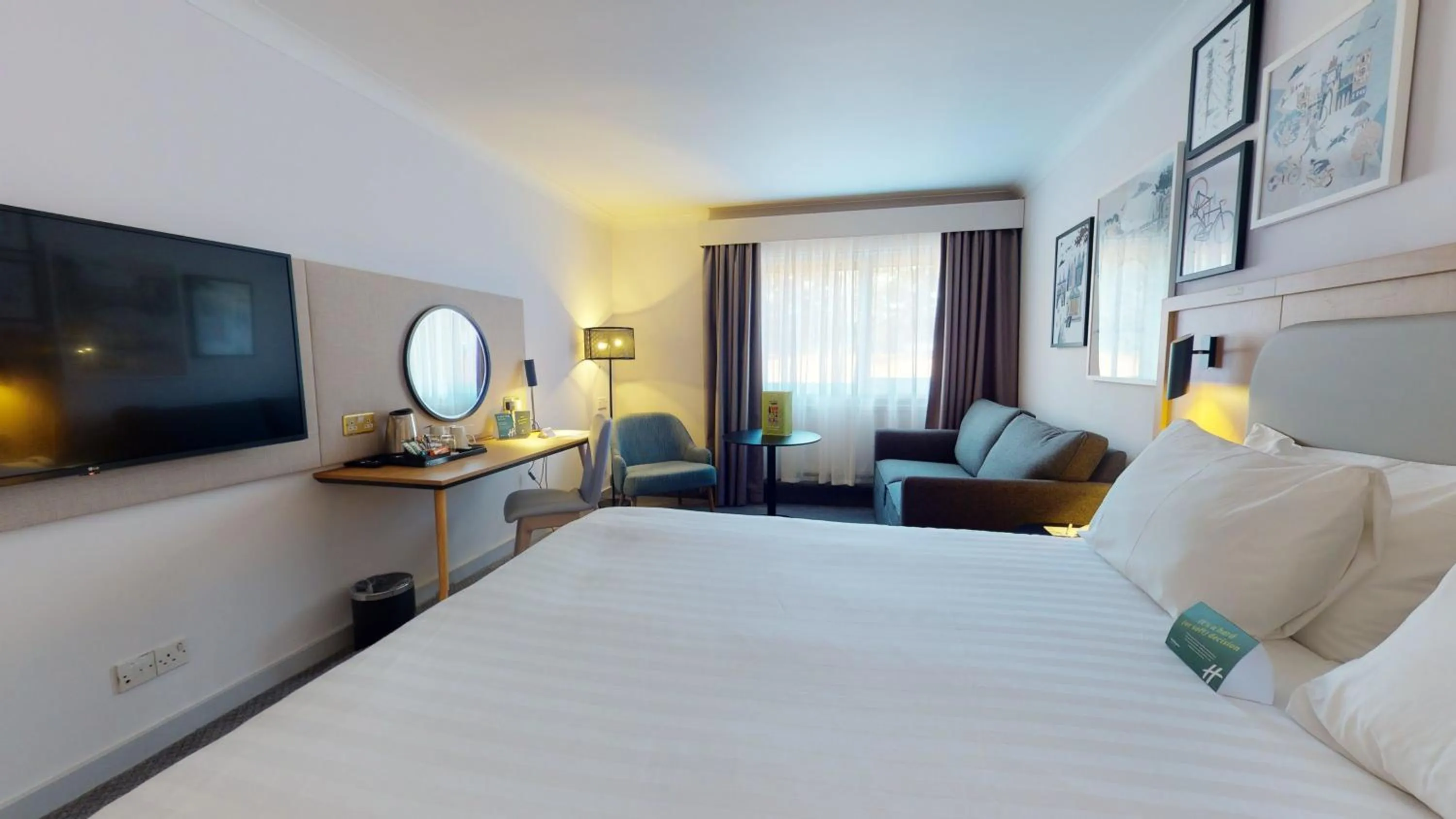 Photo of the whole room, Bed in Holiday Inn Cambridge by IHG