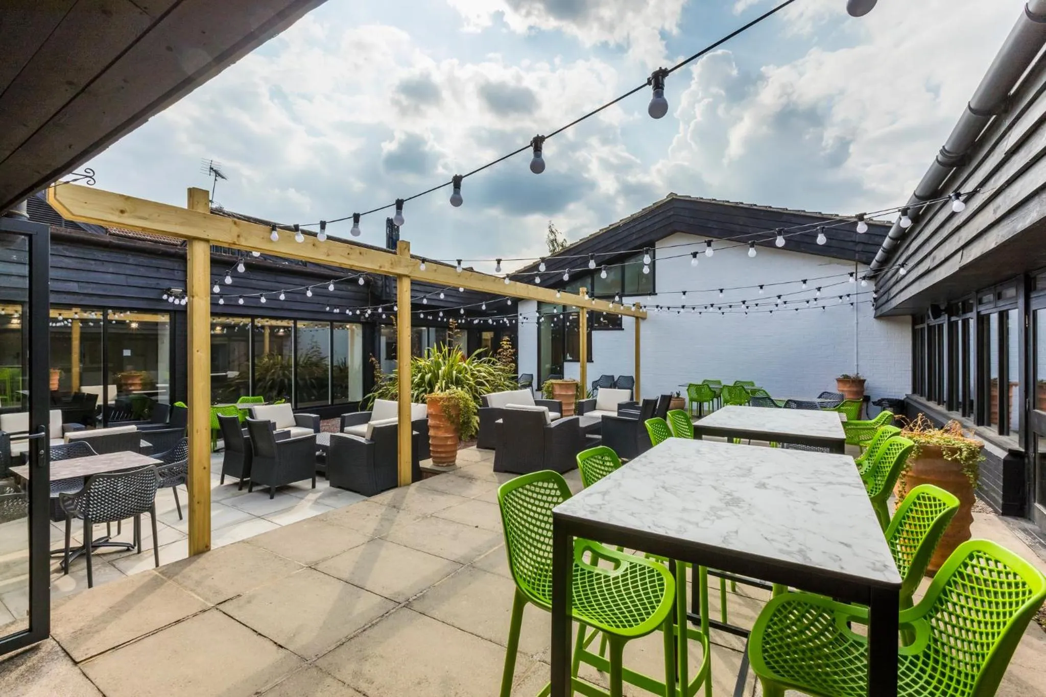 Property building in Holiday Inn Cambridge by IHG