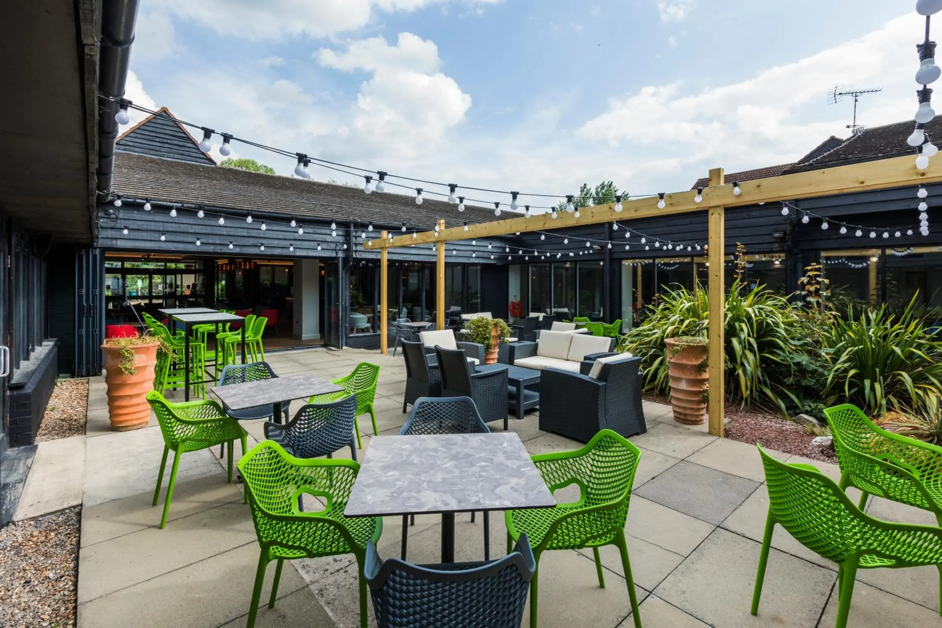 Restaurant/places to eat in Holiday Inn Cambridge by IHG Restaurant/places to eat in Holiday Inn Cambridge by IHG