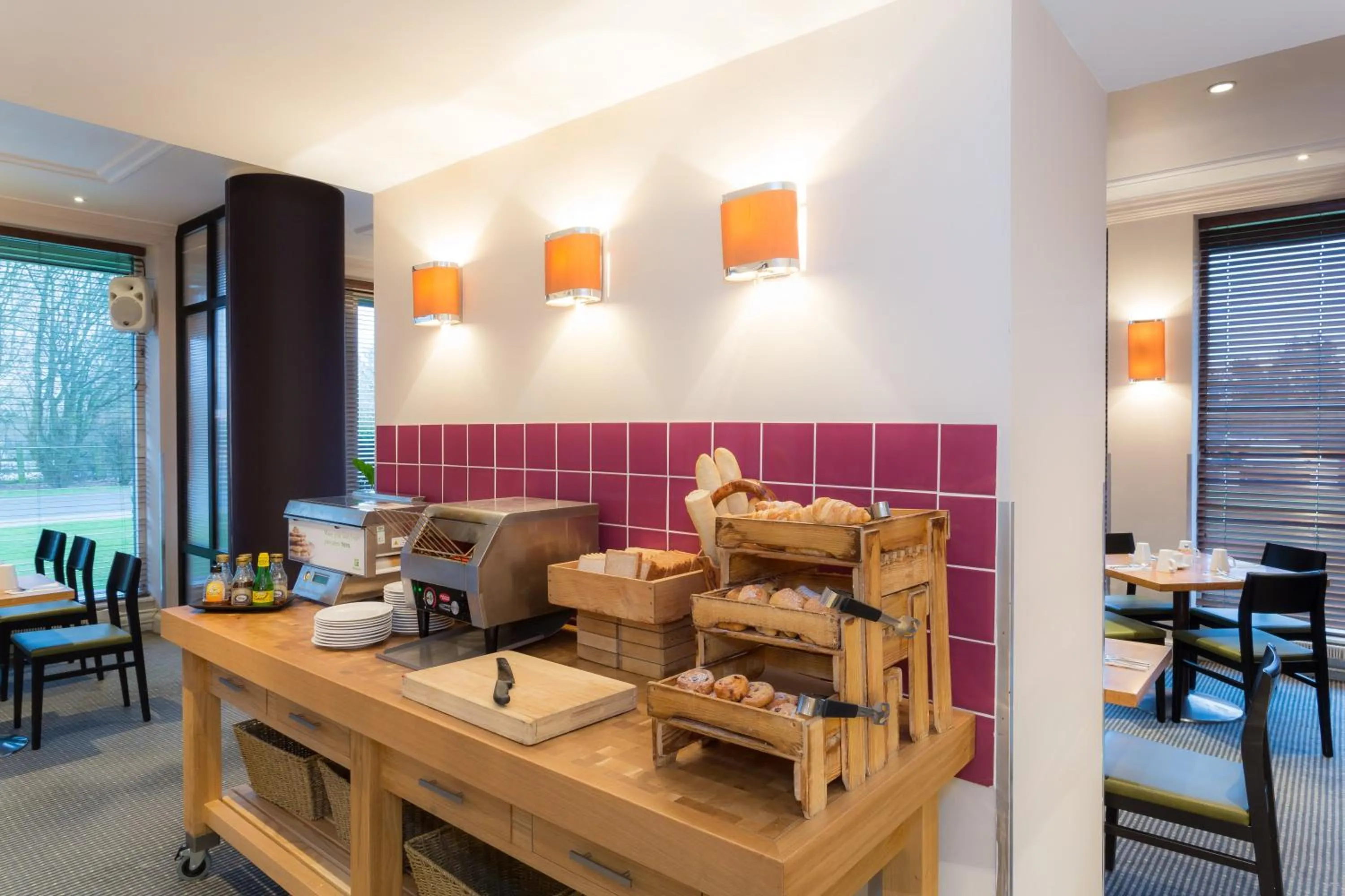 Breakfast in Holiday Inn Cambridge by IHG