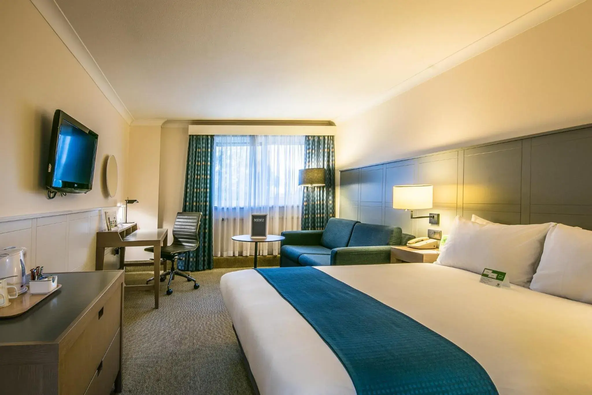 Photo of the whole room, Bed in Holiday Inn Cambridge by IHG Photo of the whole room, Bed in Holiday Inn Cambridge by IHG