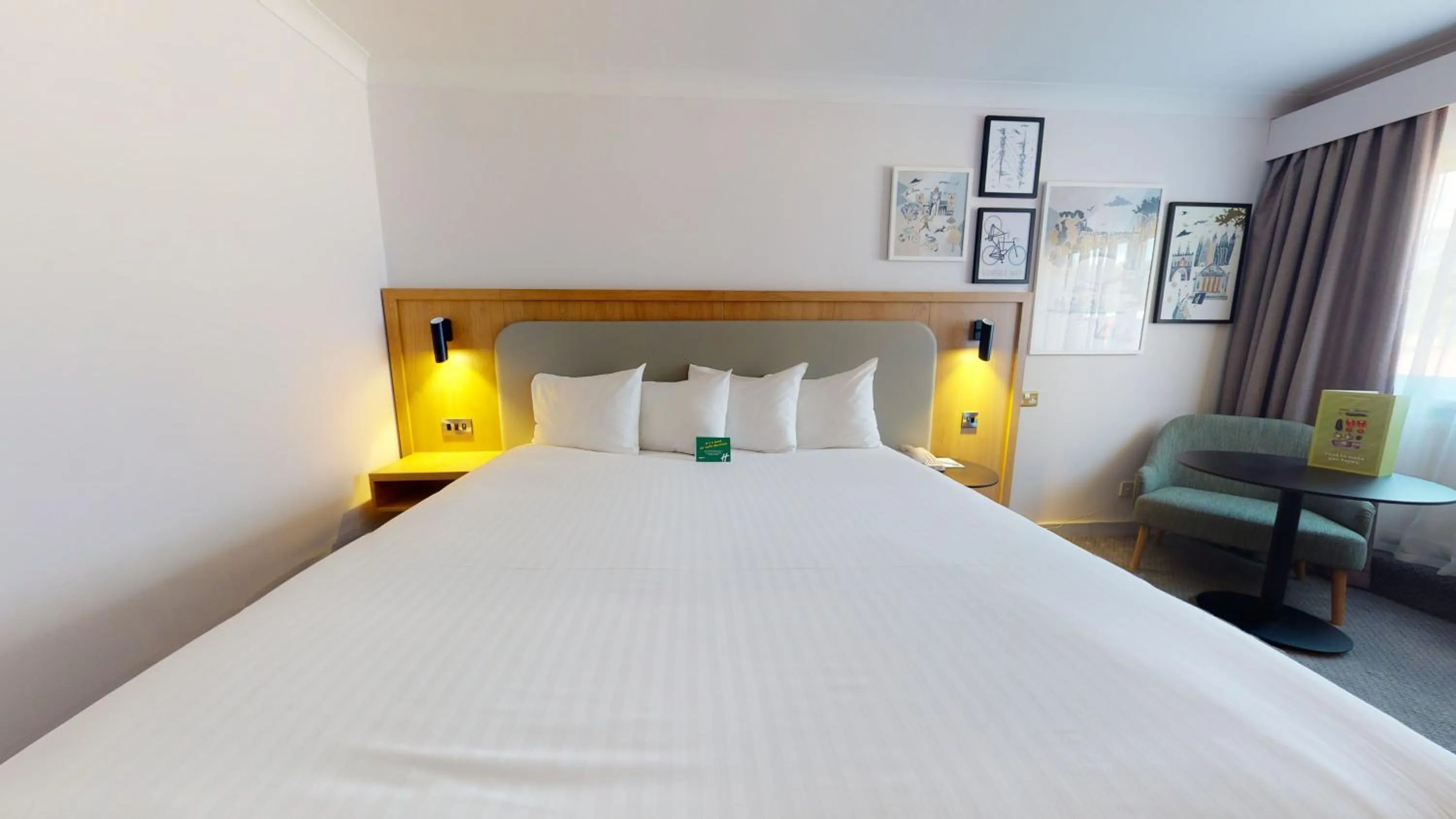 Photo of the whole room, Bed in Holiday Inn Cambridge by IHG