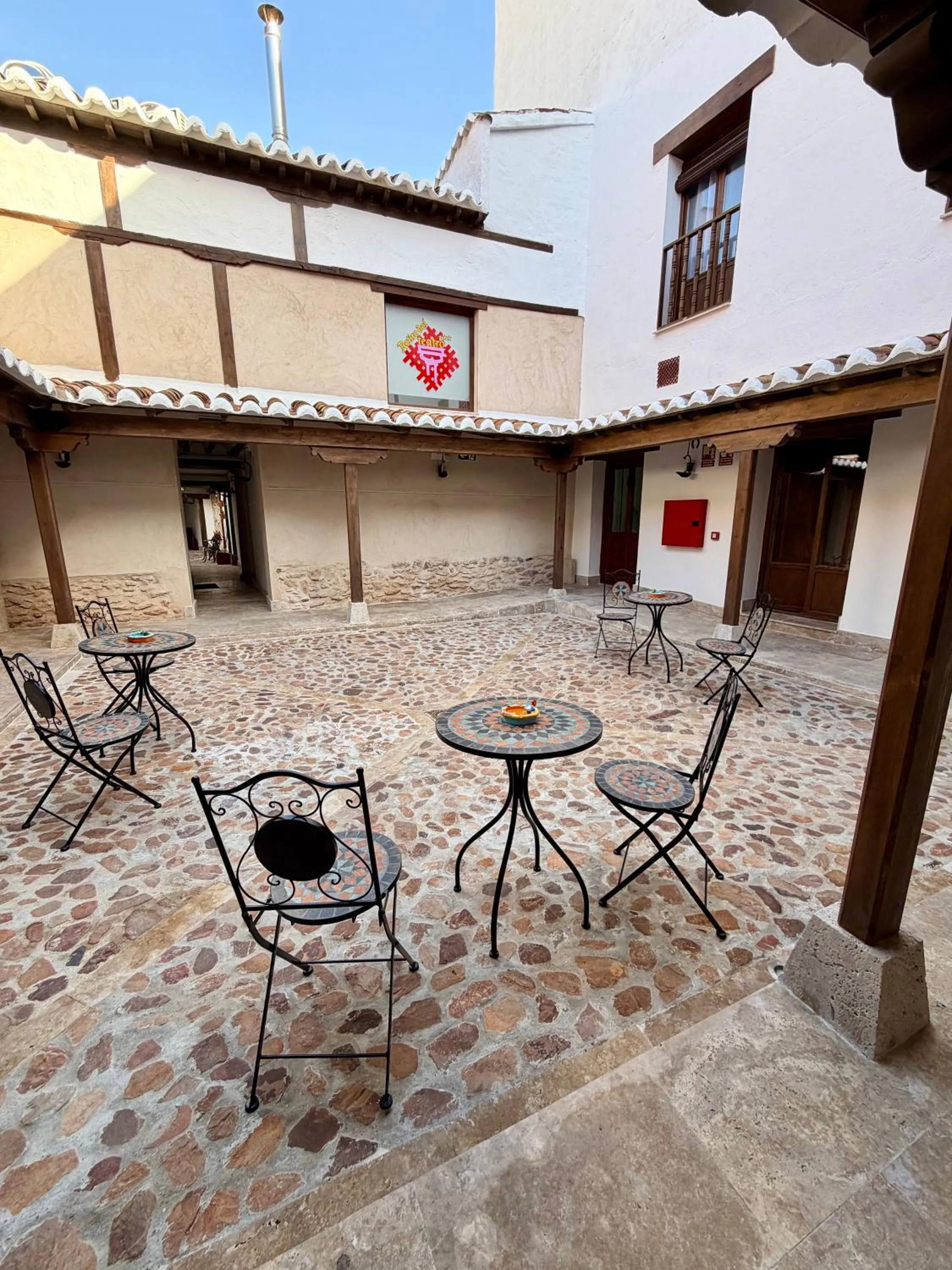 Property building in RETIRO DEL TEATRO Hotel Boutique y Apartamentos en Almagro