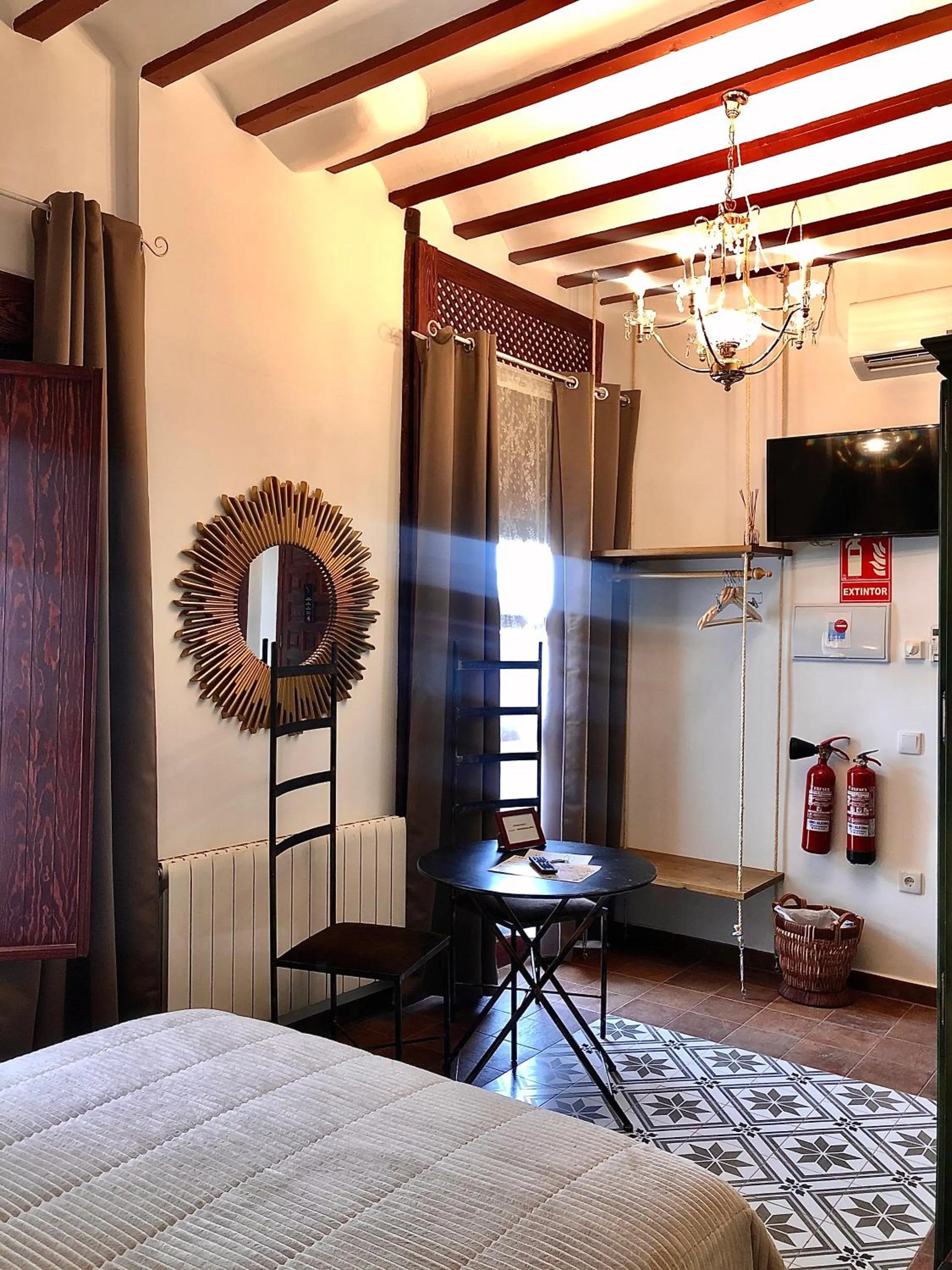 Seating area, Bed in Retiro del Teatro Almagro