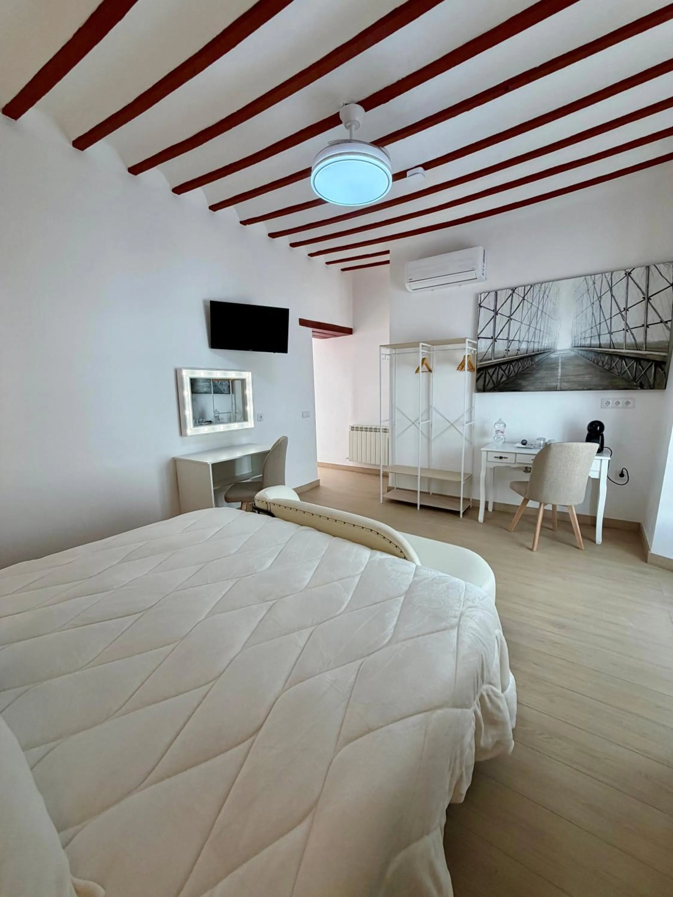 Decorative detail, Bed in RETIRO DEL TEATRO Hotel Boutique y Apartamentos en Almagro