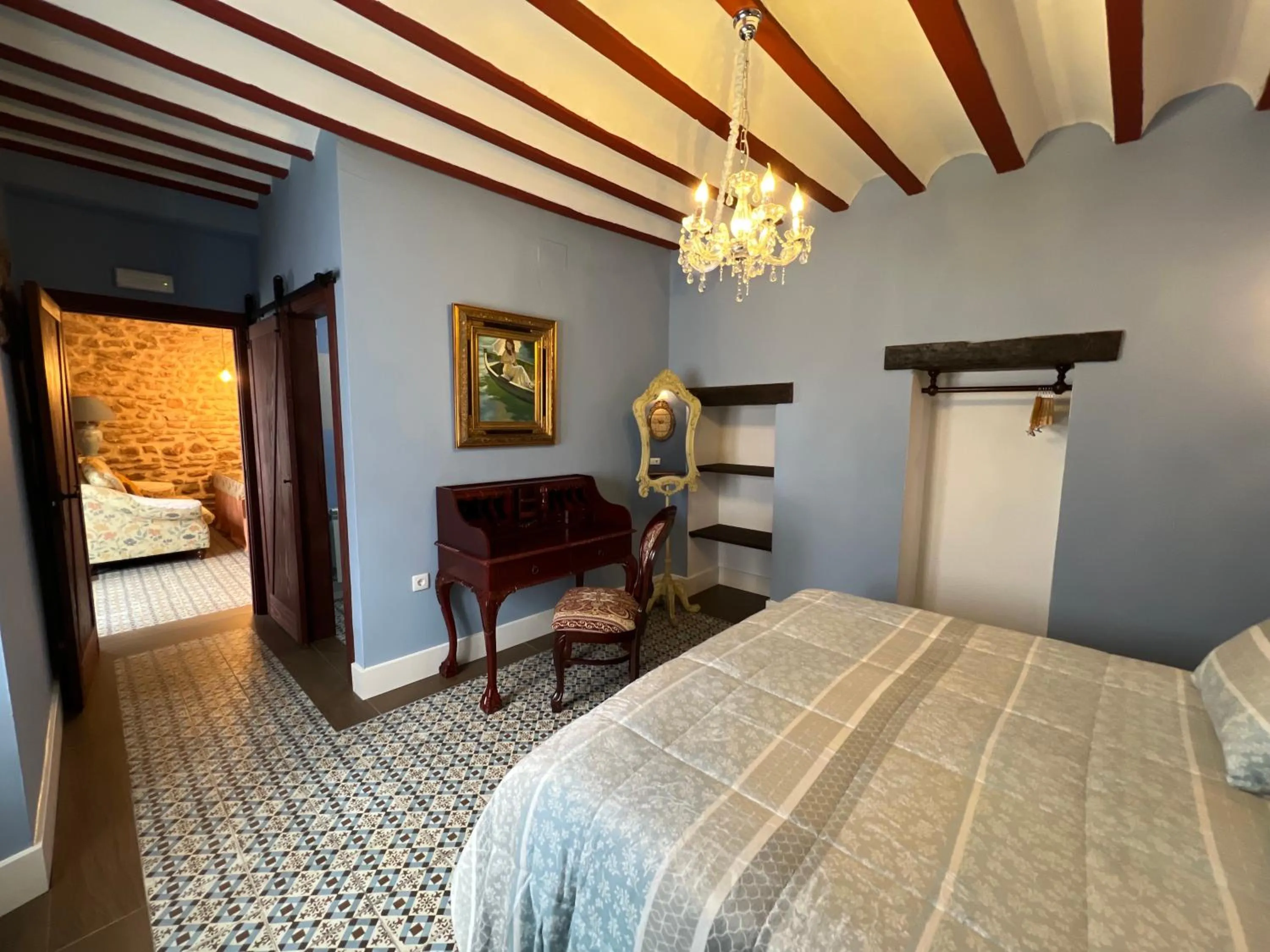 TV and multimedia, Bed in Retiro del Teatro Almagro