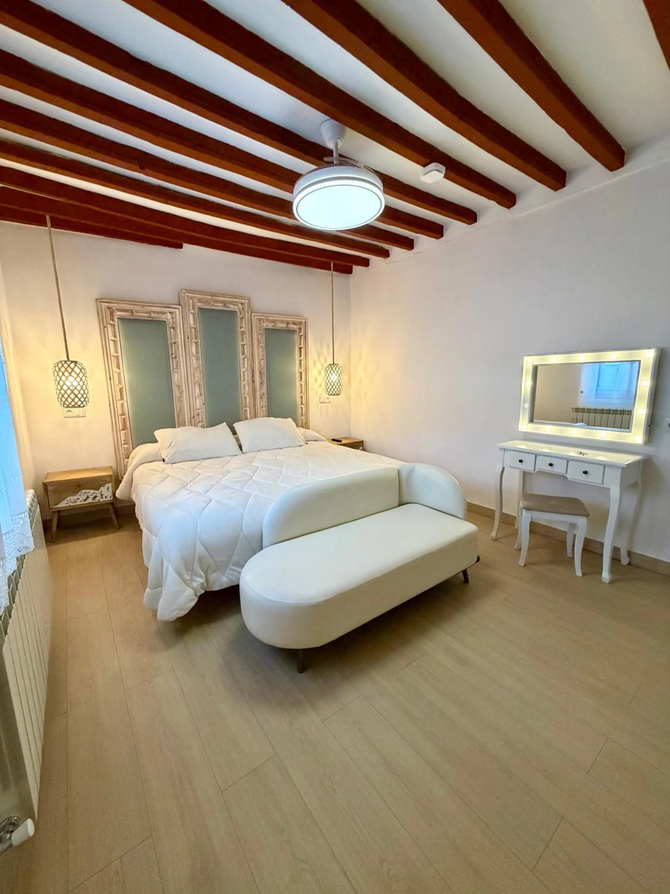 Bed in RETIRO DEL TEATRO Hotel Boutique y Apartamentos en Almagro