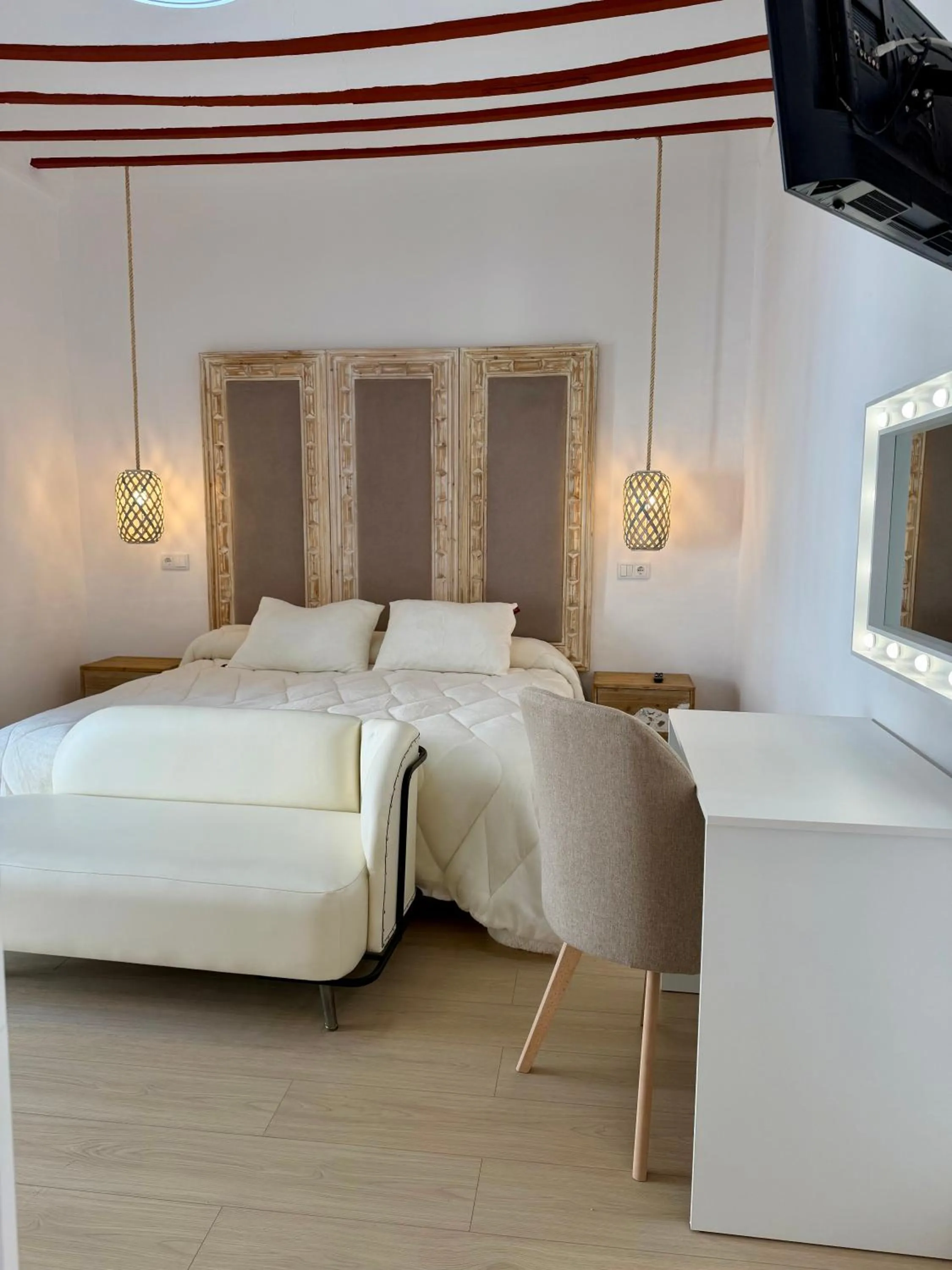 Decorative detail, Bed in RETIRO DEL TEATRO Hotel Boutique y Apartamentos en Almagro