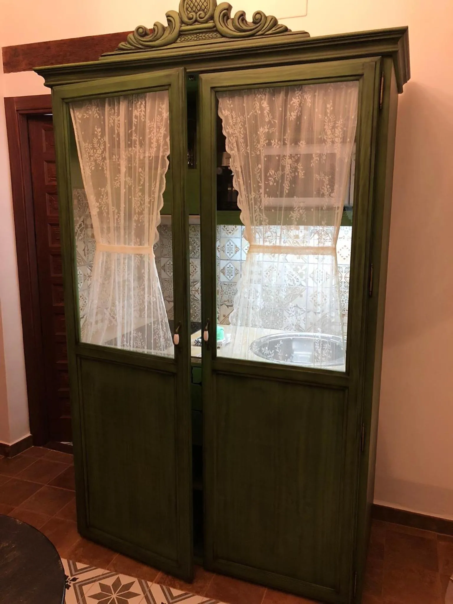 Decorative detail in Retiro del Teatro Almagro