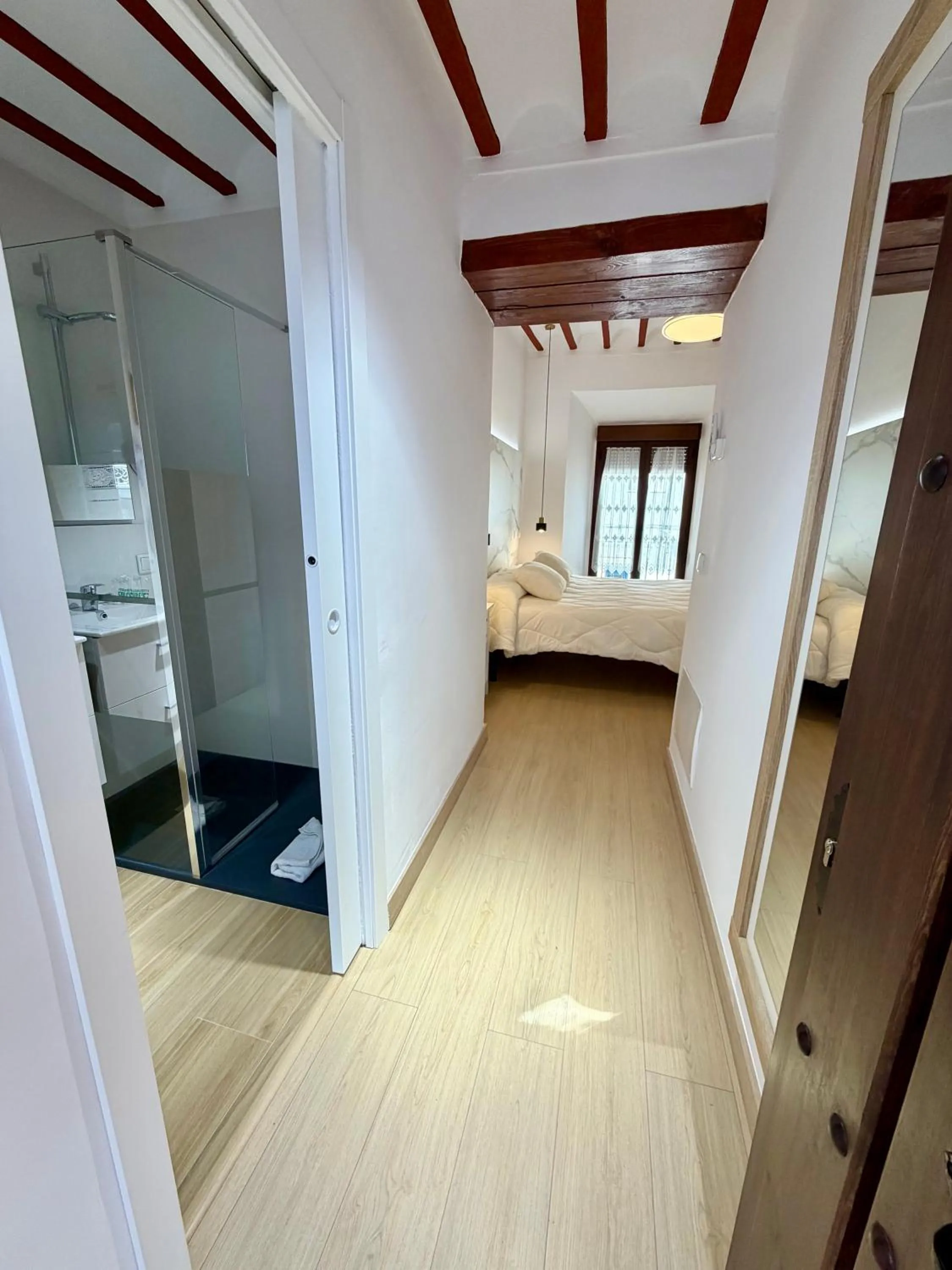 Decorative detail, Bed in RETIRO DEL TEATRO Hotel Boutique y Apartamentos en Almagro