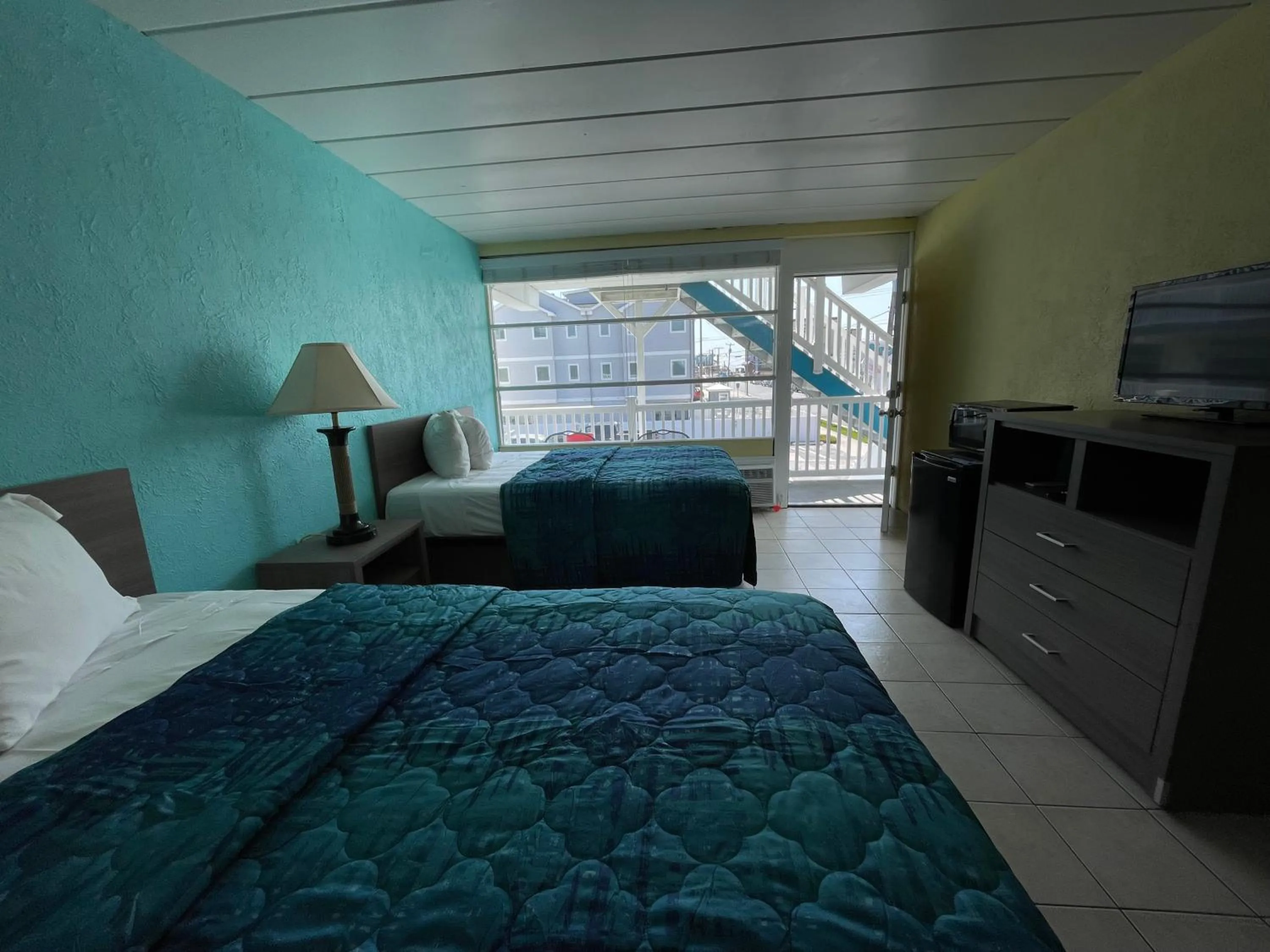 Bed in Bird of Paradise Motel